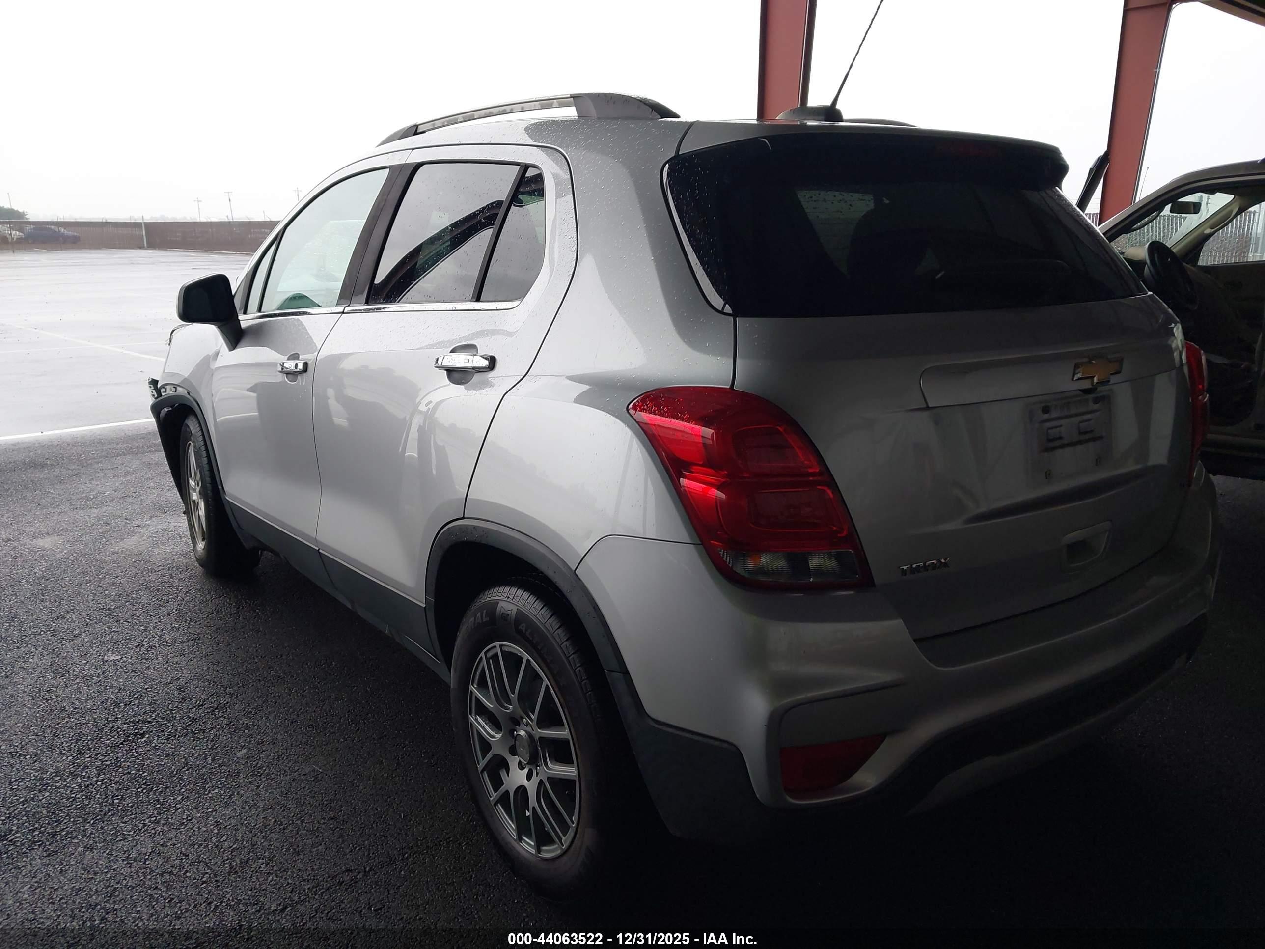 CHEVROLET TRAX image 3