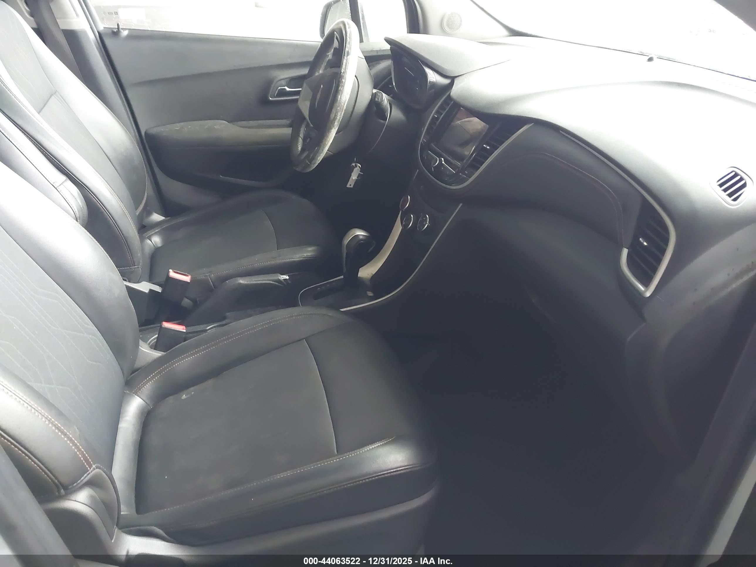 CHEVROLET TRAX image 5