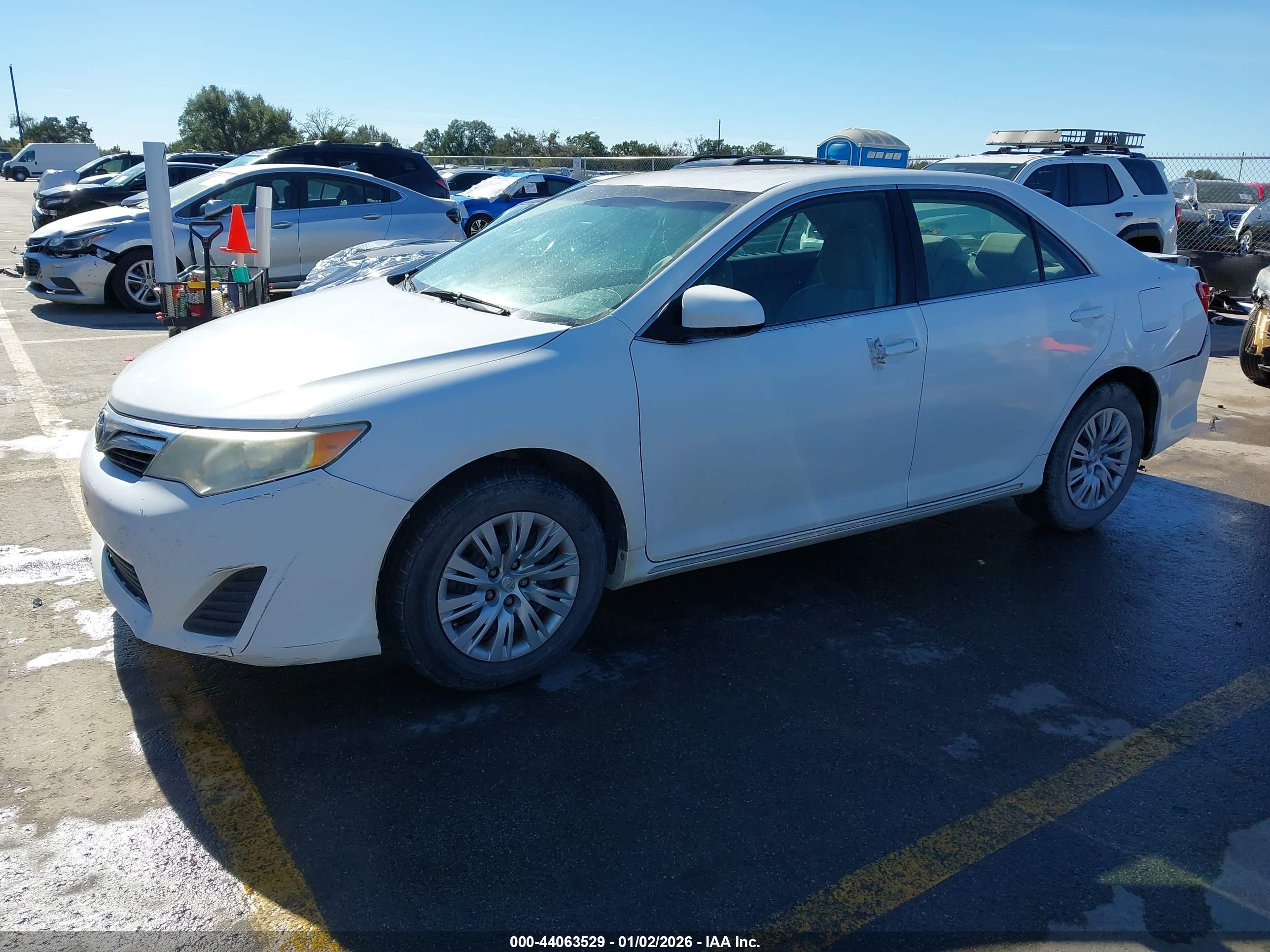 TOYOTA CAMRY image 2