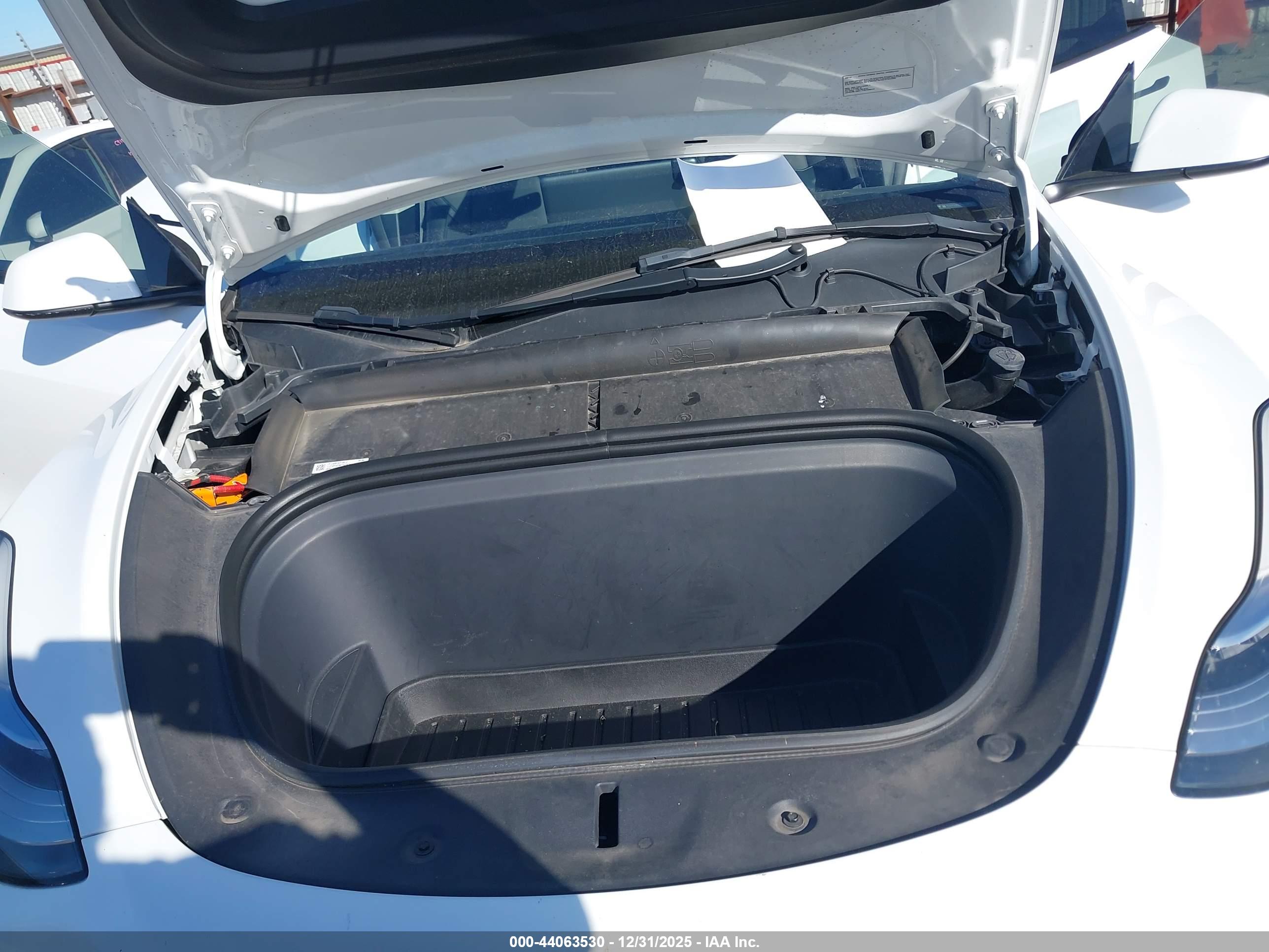 TESLA MODEL image 10
