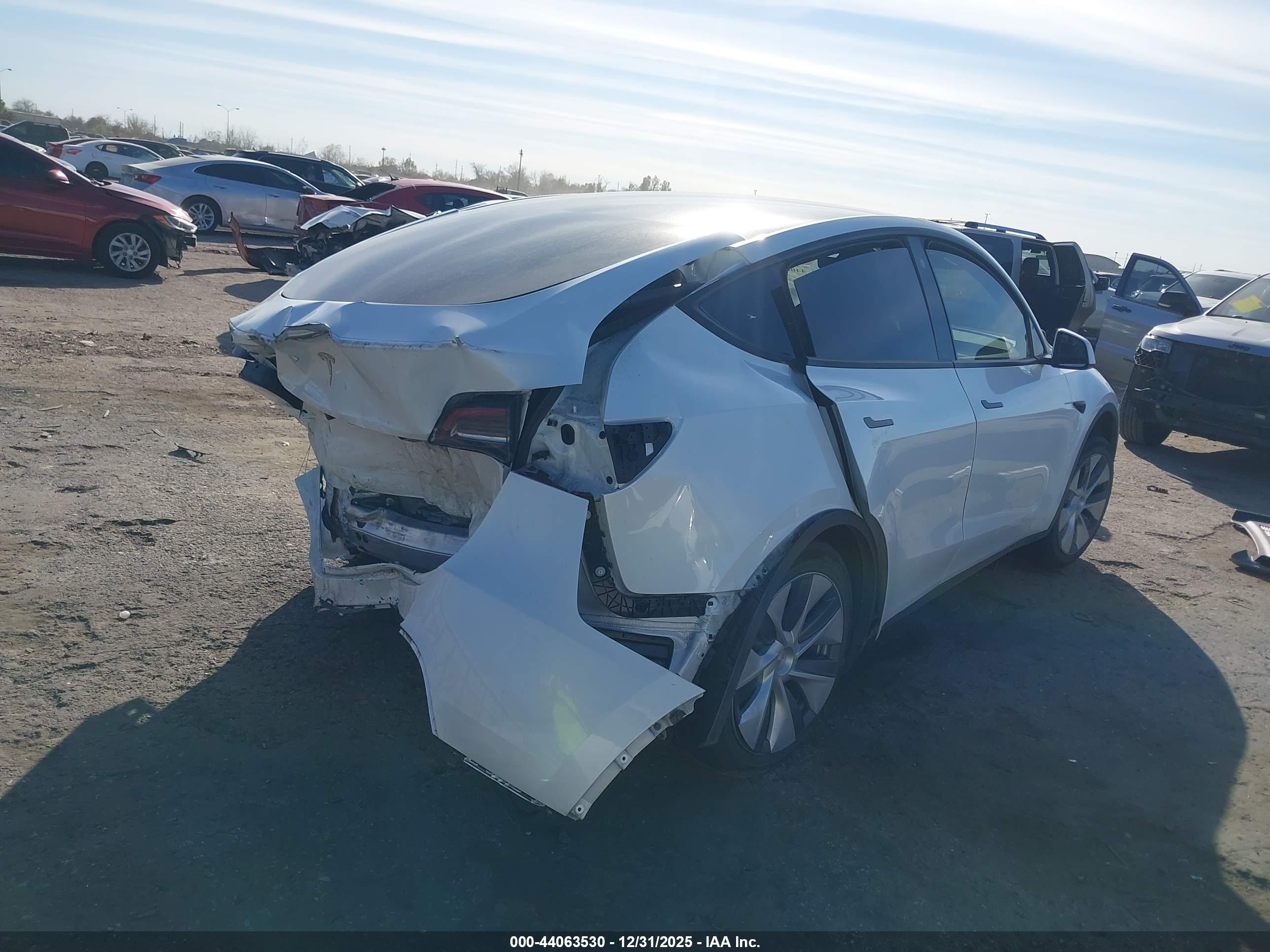 TESLA MODEL image 4