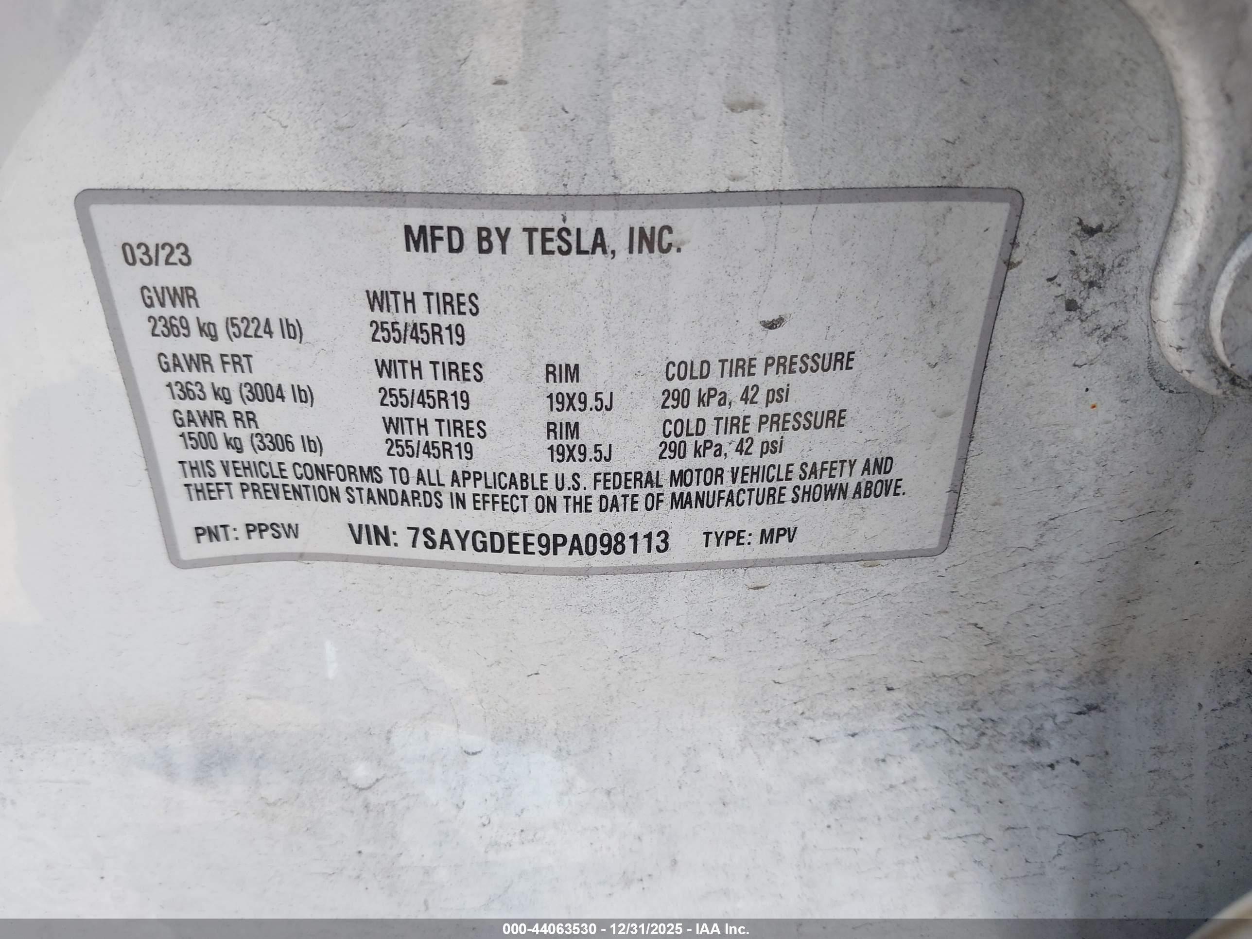 TESLA MODEL image 9