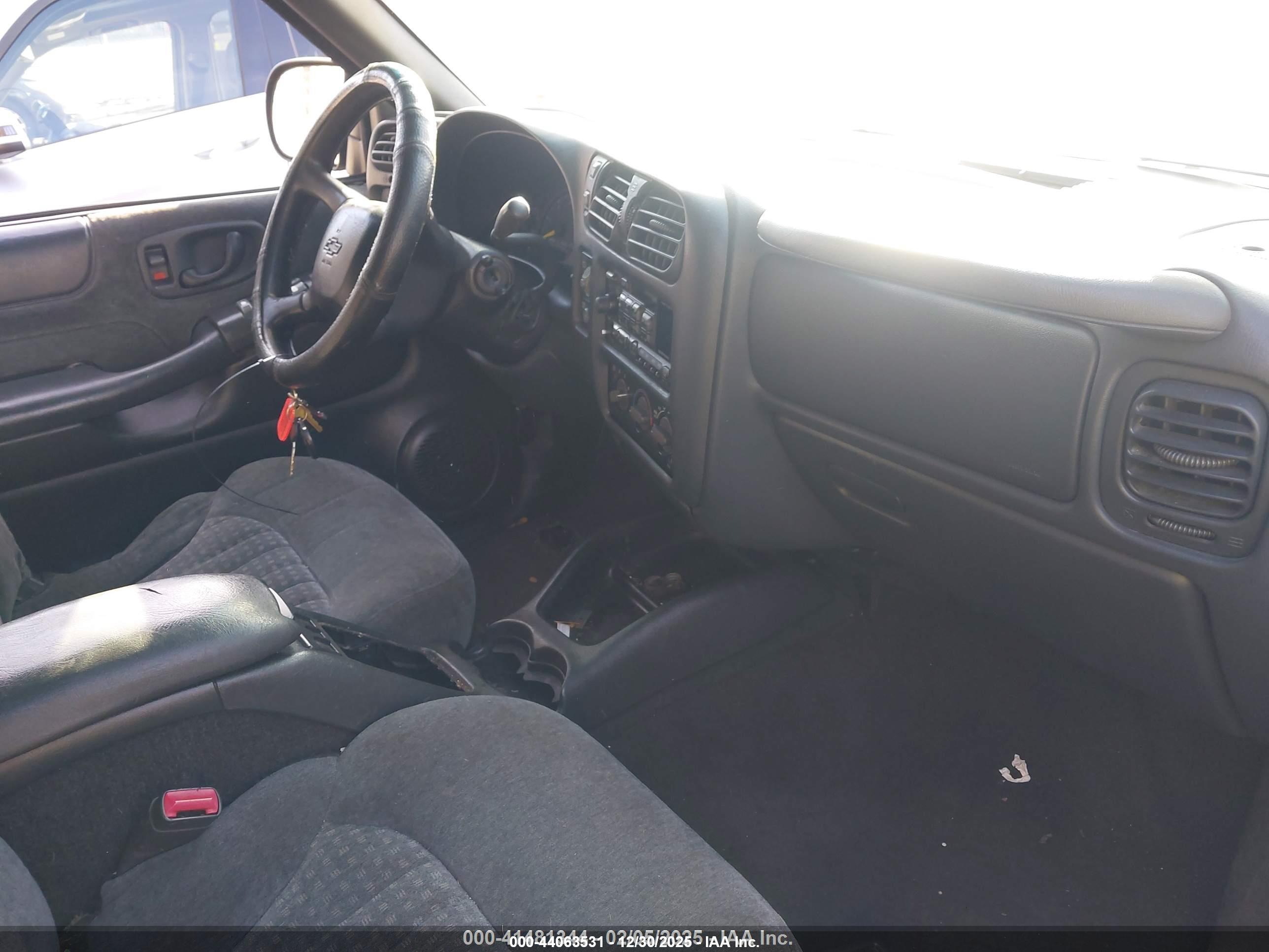 CHEVROLET BLAZER image 5