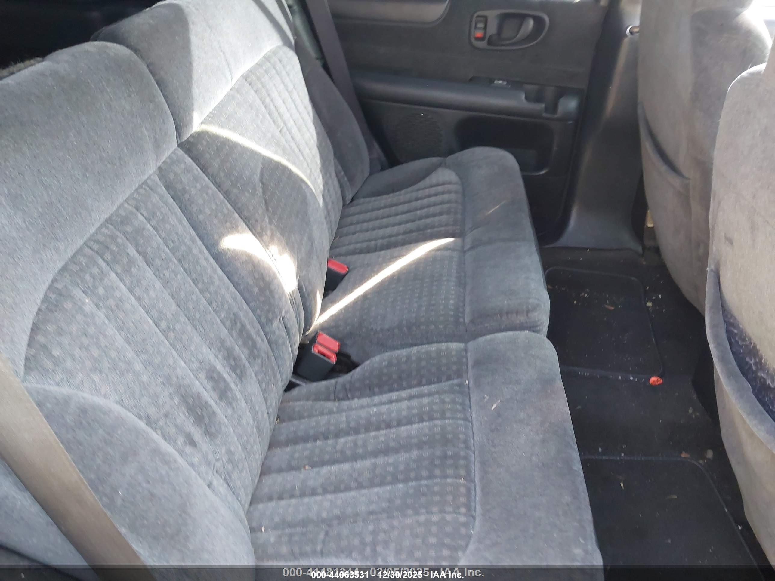 CHEVROLET BLAZER image 8