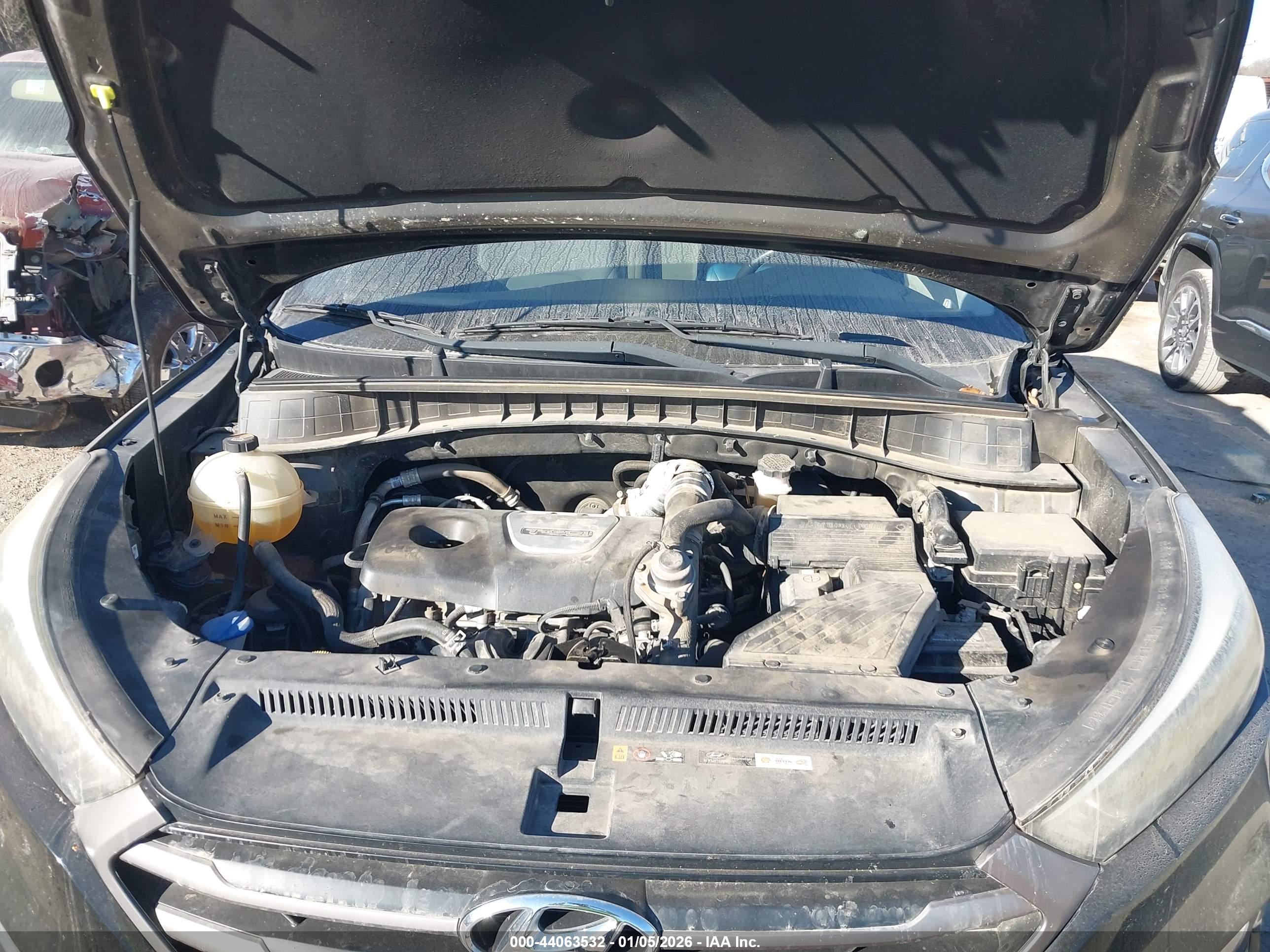 HYUNDAI TUCSON image 10