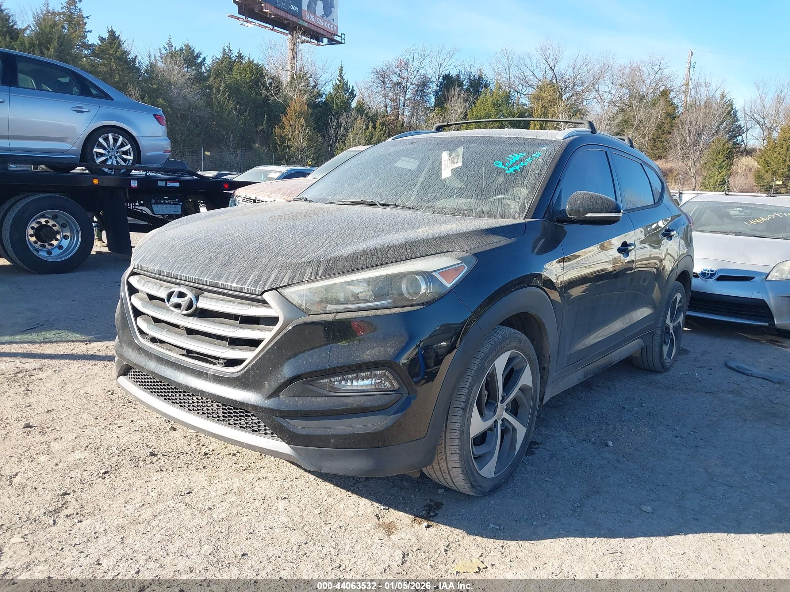 HYUNDAI TUCSON image 2