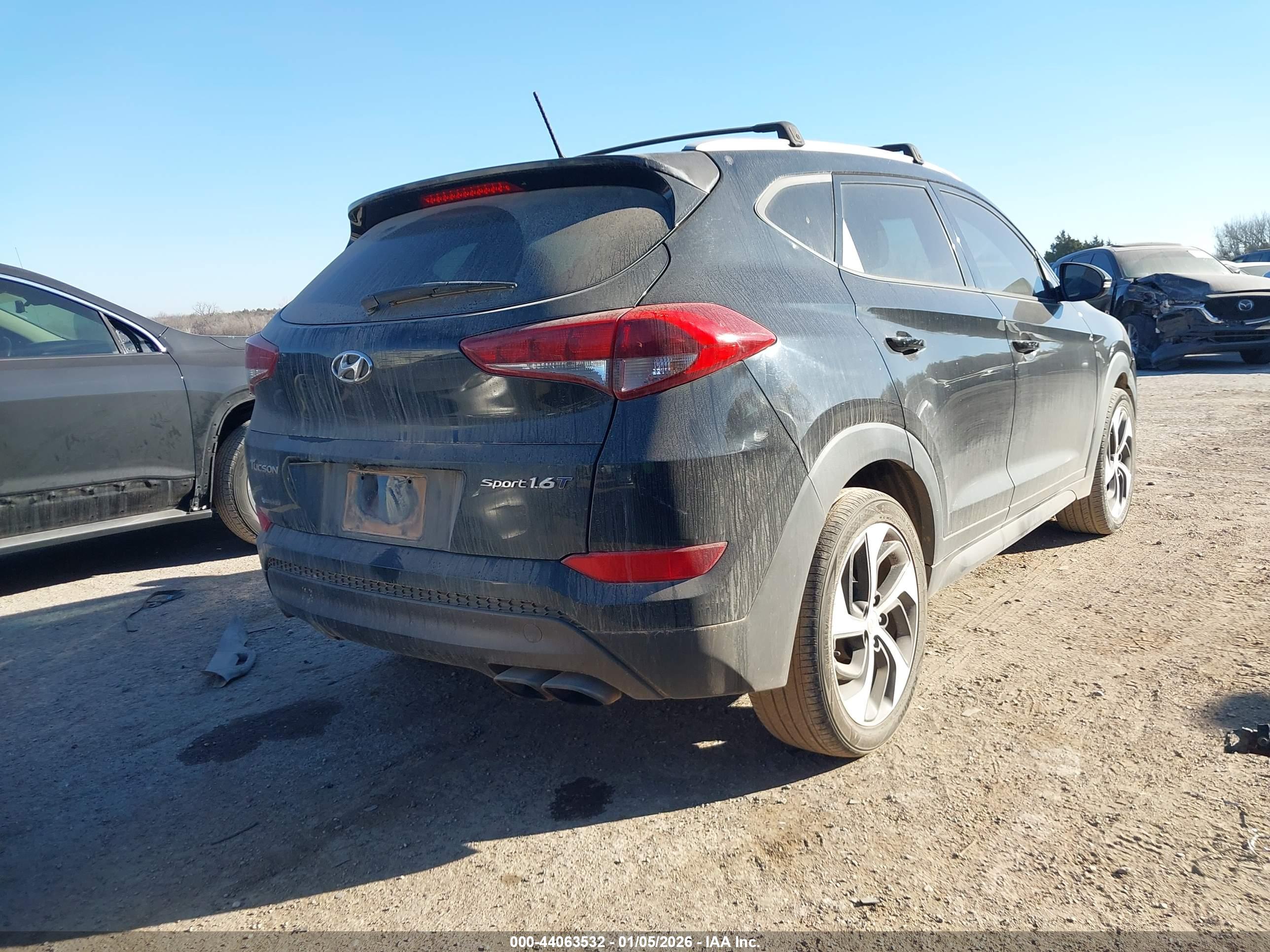 HYUNDAI TUCSON image 4