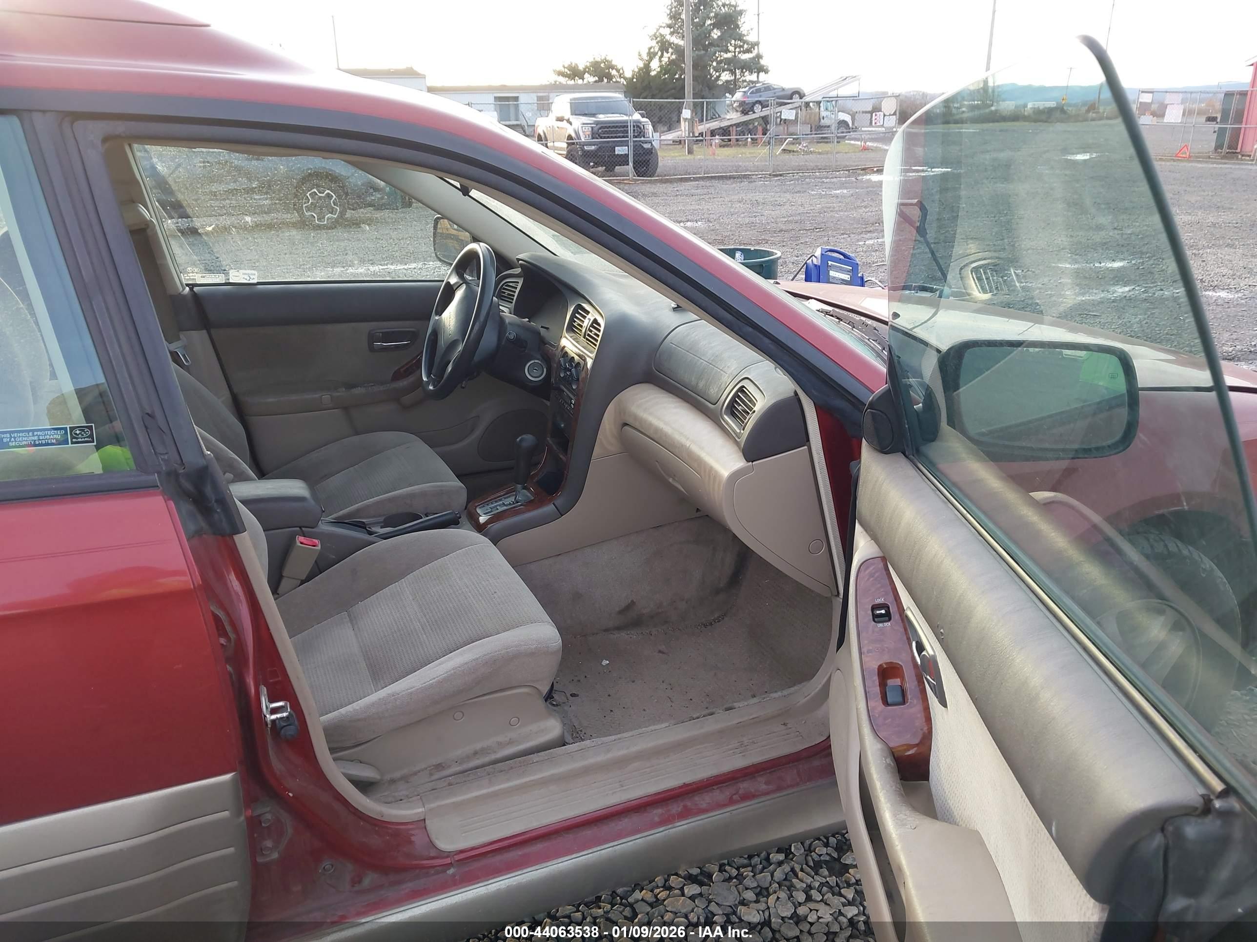 SUBARU OUTBACK image 5