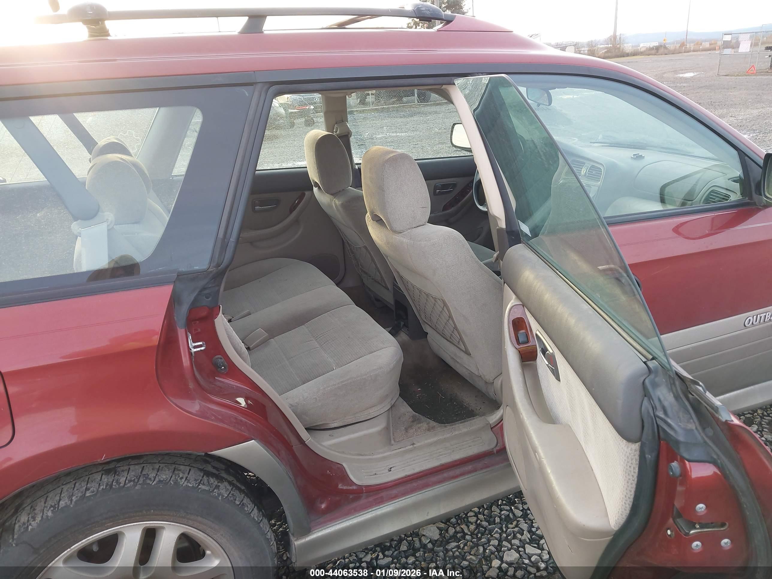 SUBARU OUTBACK image 8