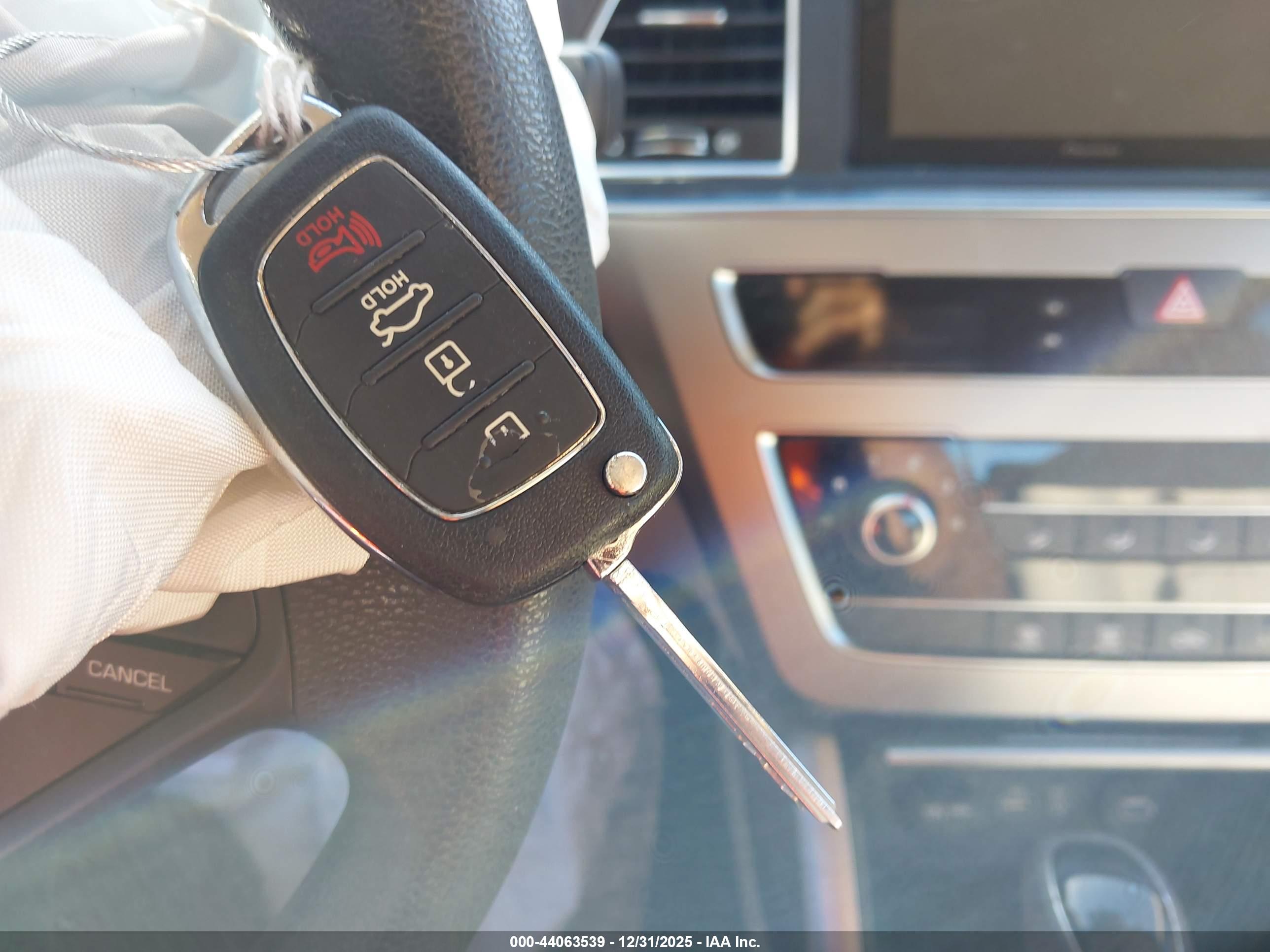 HYUNDAI SONATA image 11