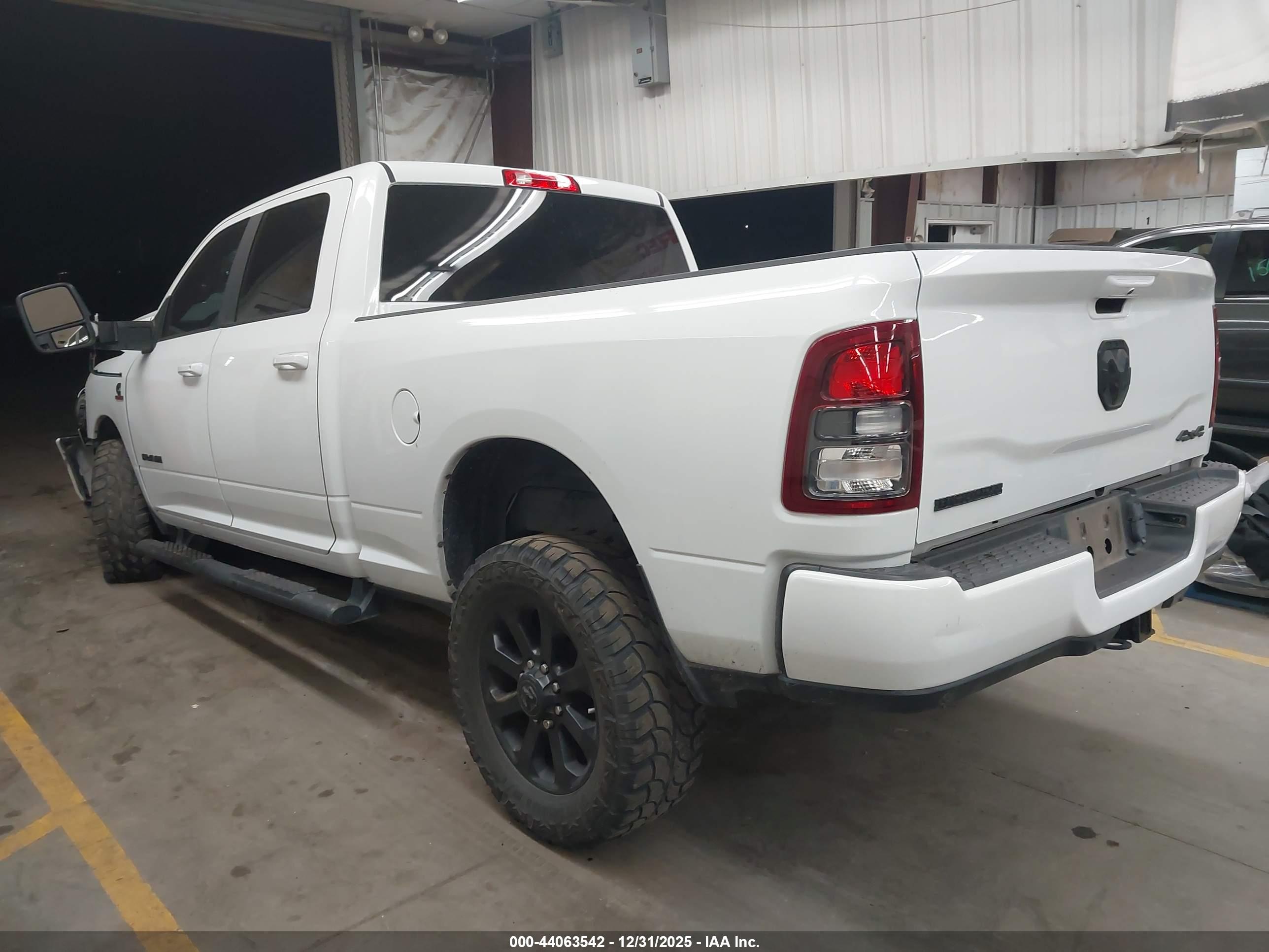 RAM 2500 image 3