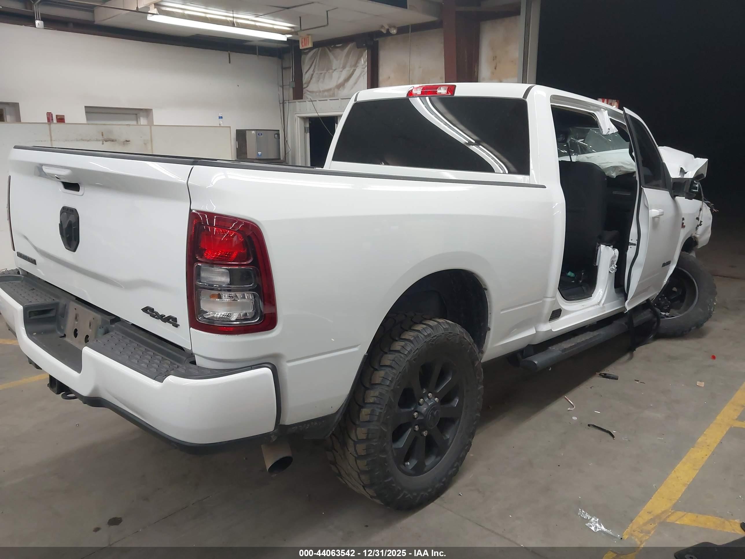RAM 2500 image 4