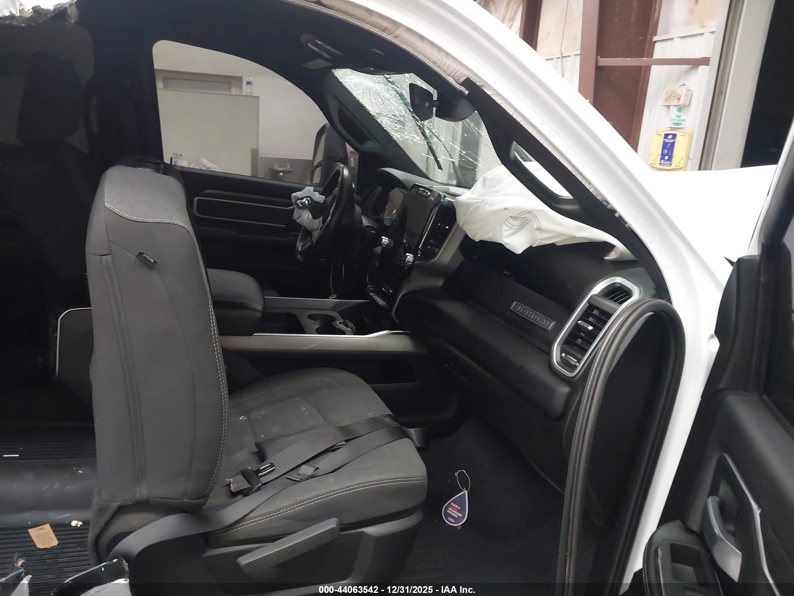 RAM 2500 image 5