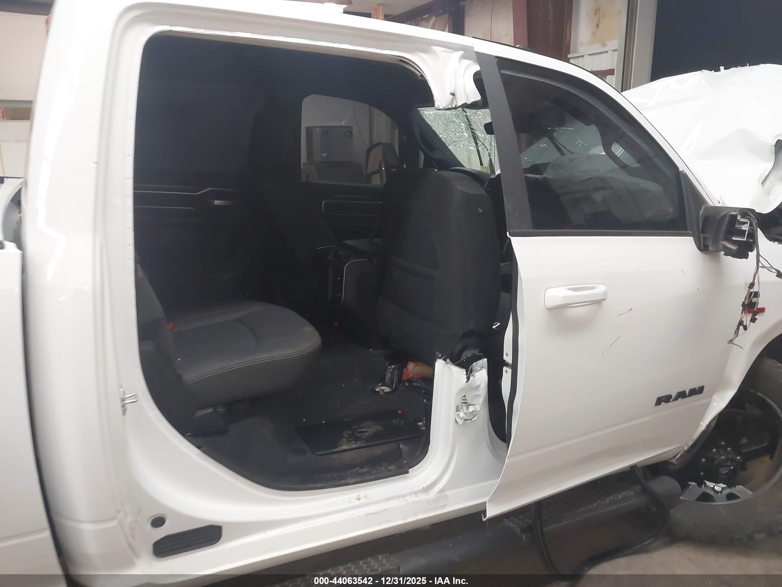 RAM 2500 image 6