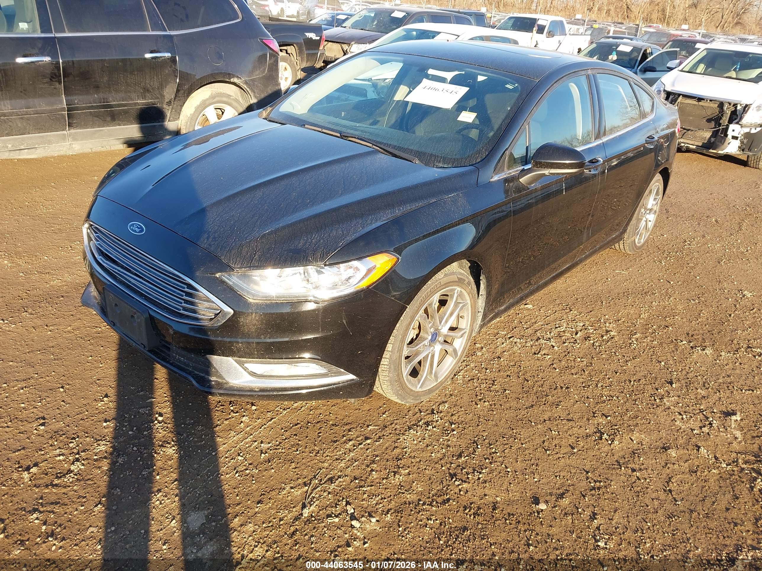 FORD FUSION image 2