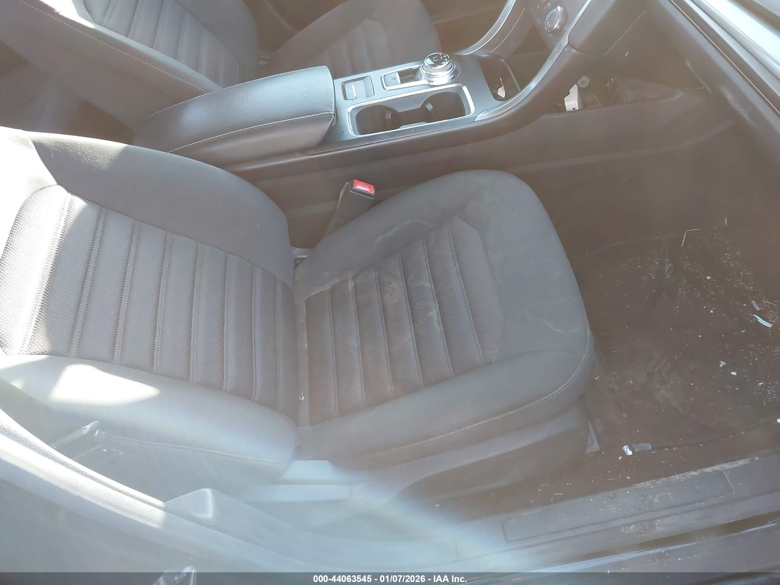 FORD FUSION image 5
