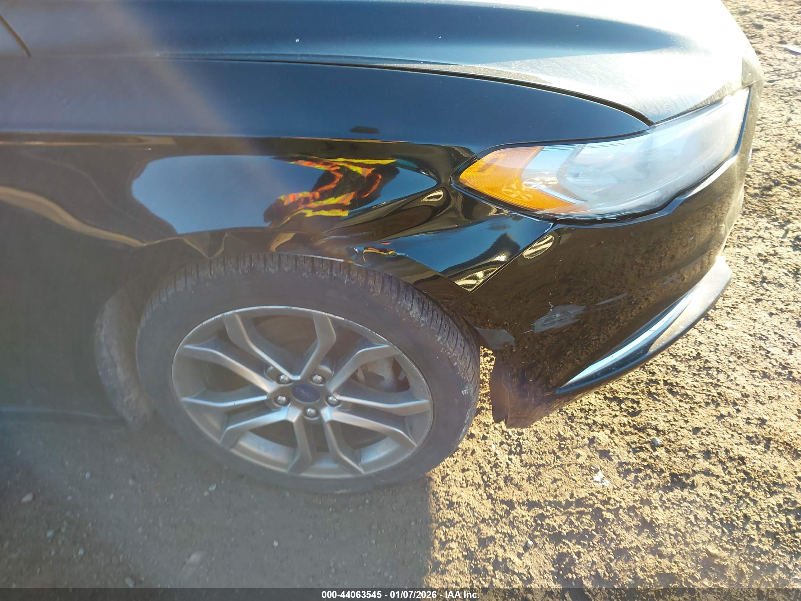 FORD FUSION image 6