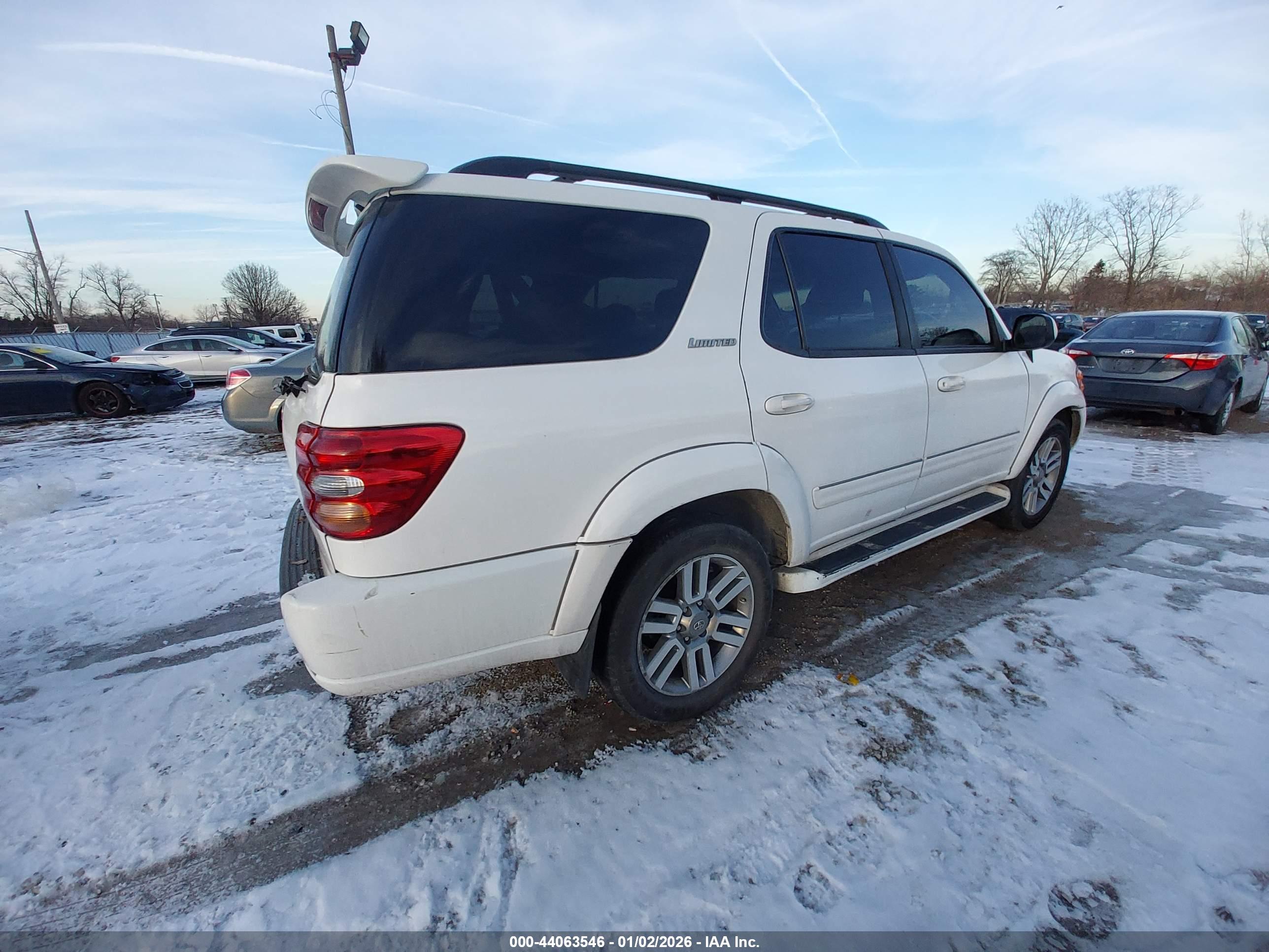 TOYOTA SEQUOIA image 4