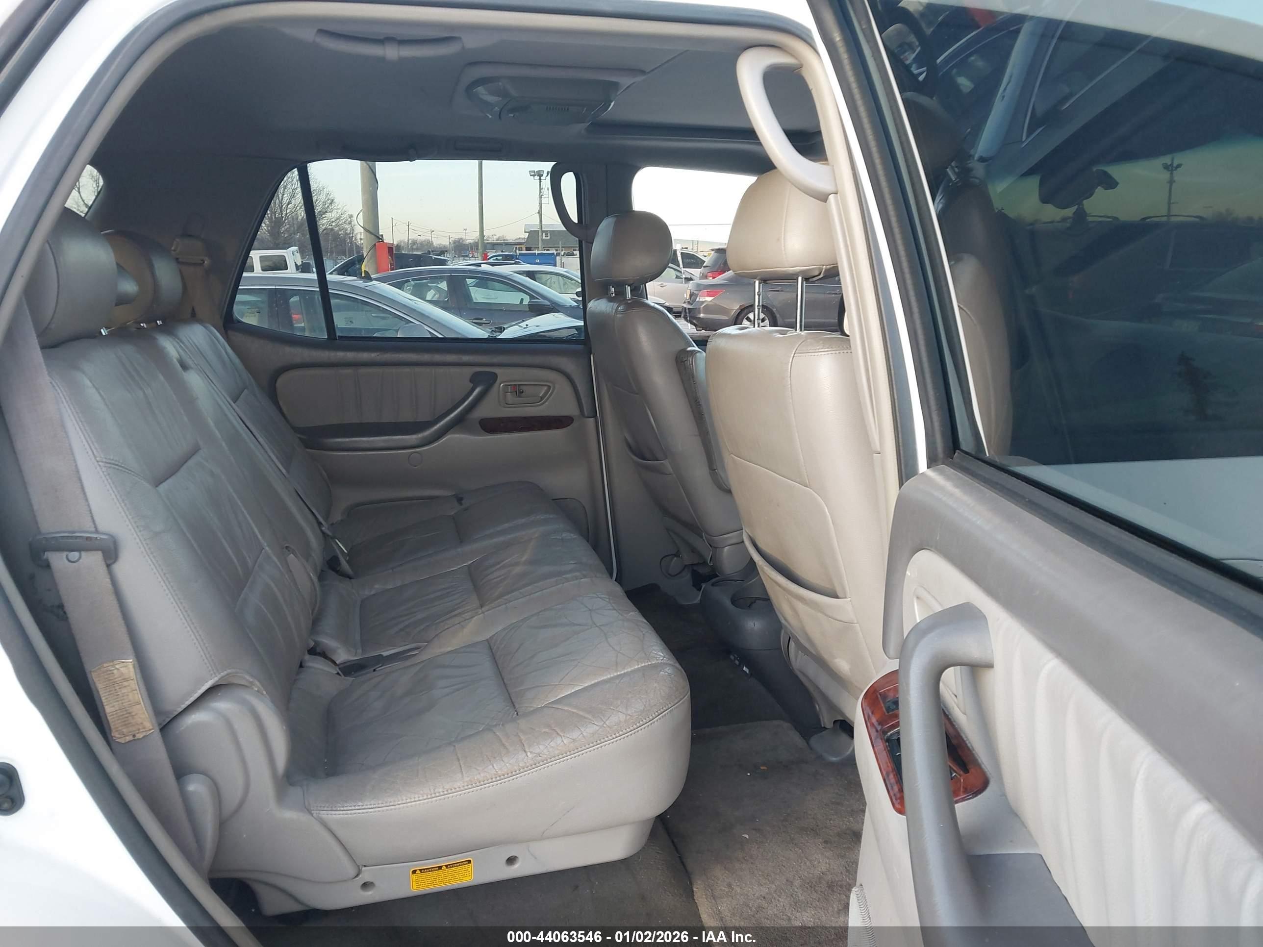 TOYOTA SEQUOIA image 8