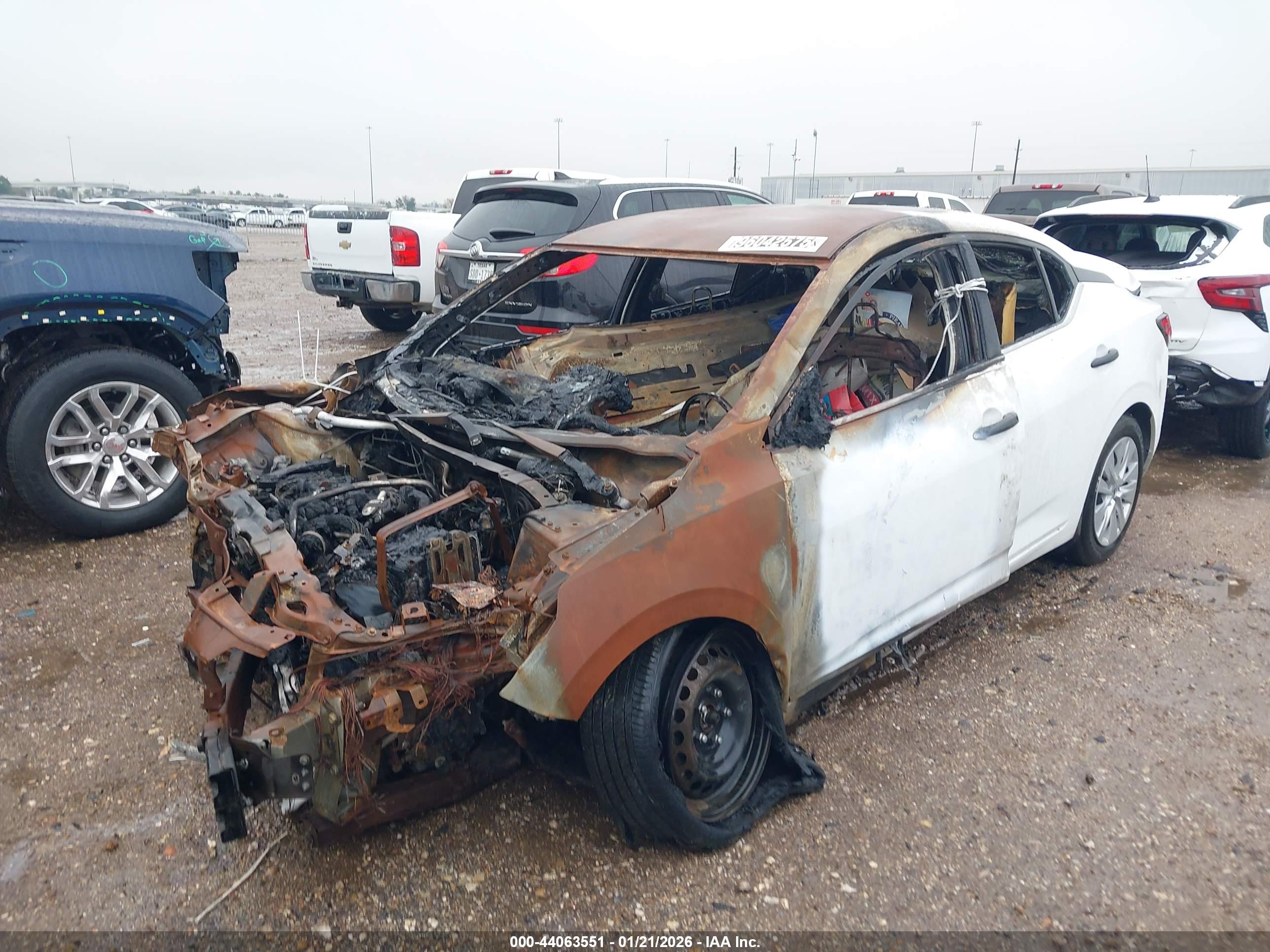 NISSAN SENTRA image 2
