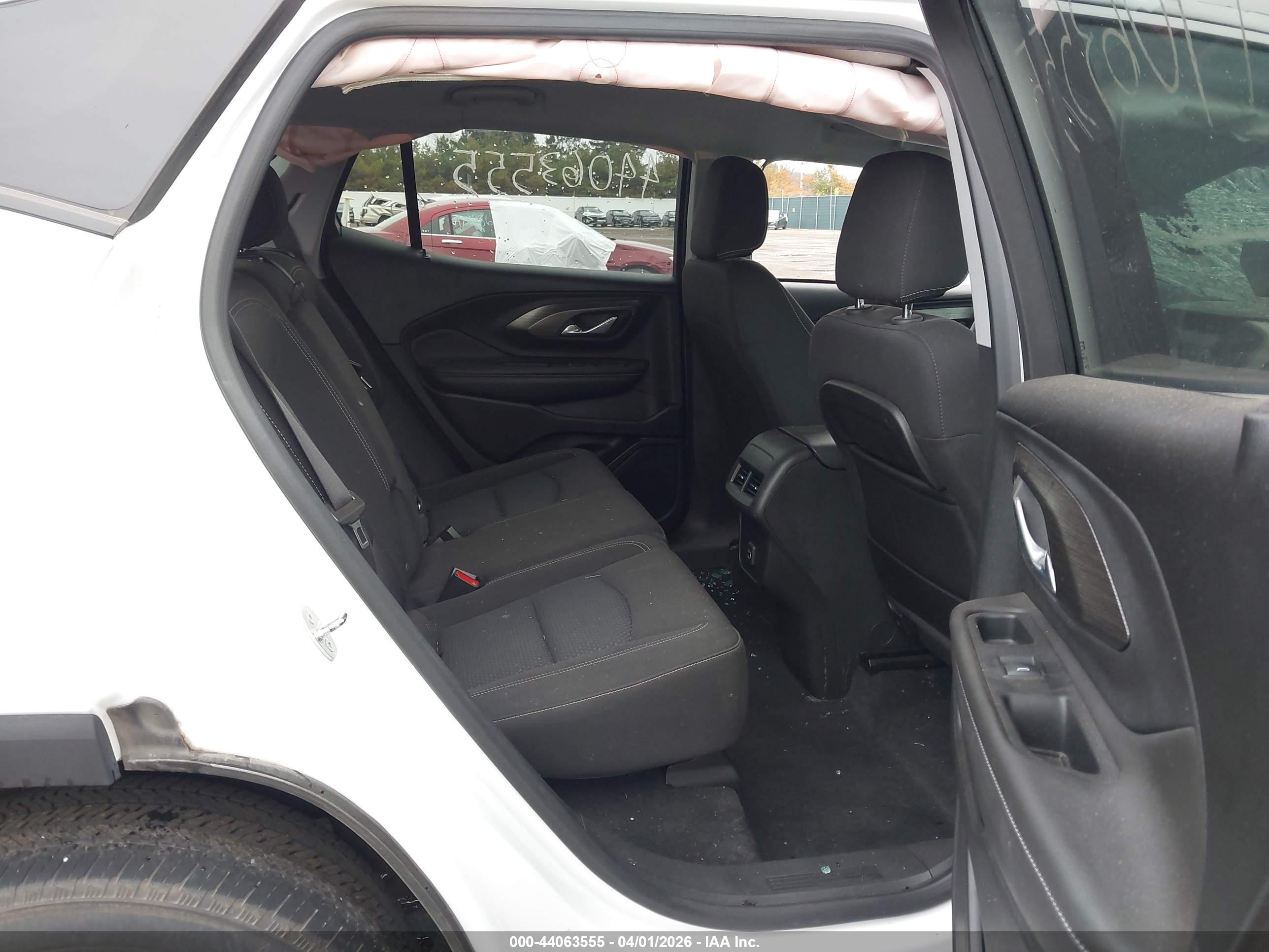 GMC TERRAIN image 8