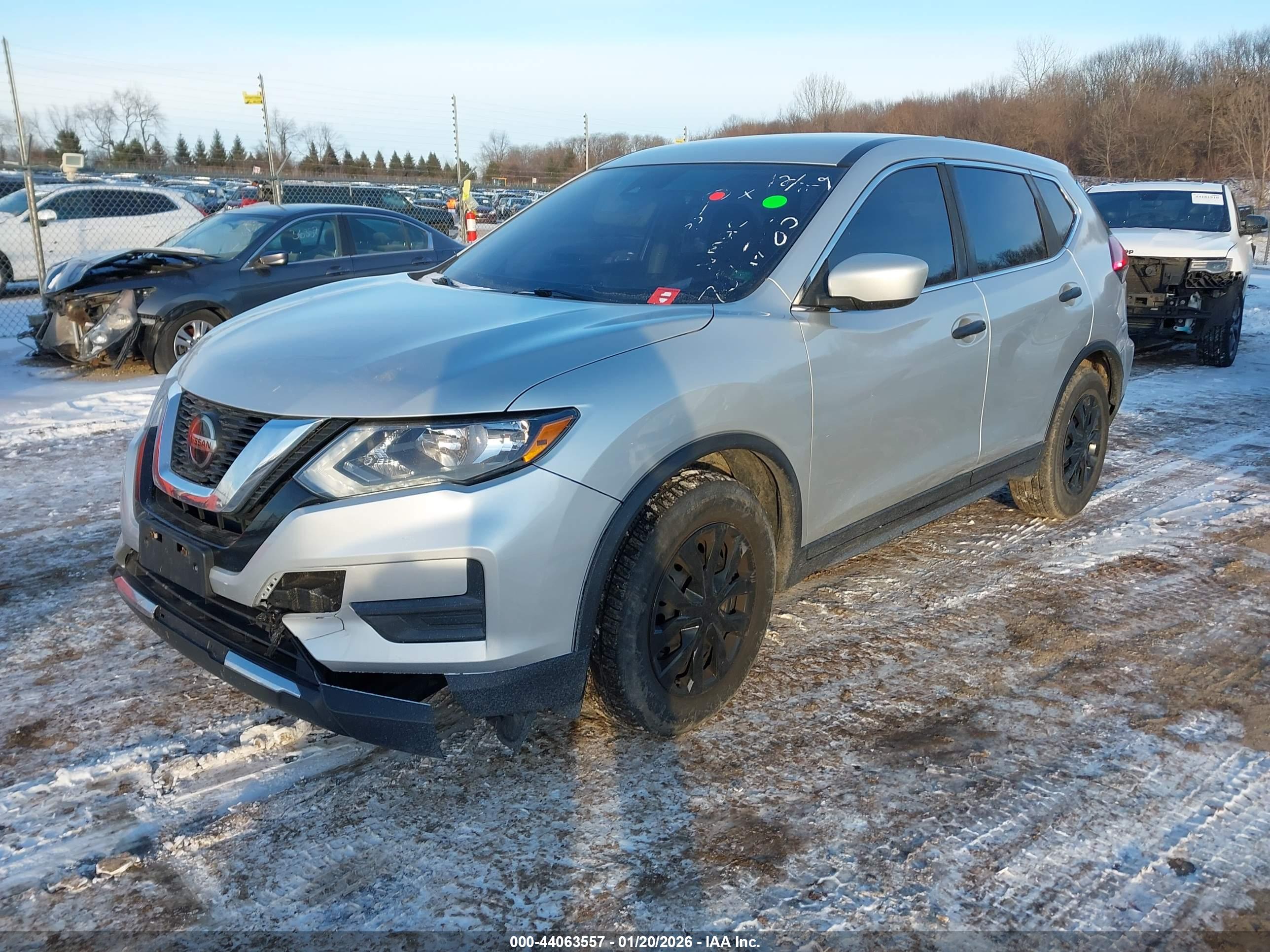 NISSAN ROGUE image 2