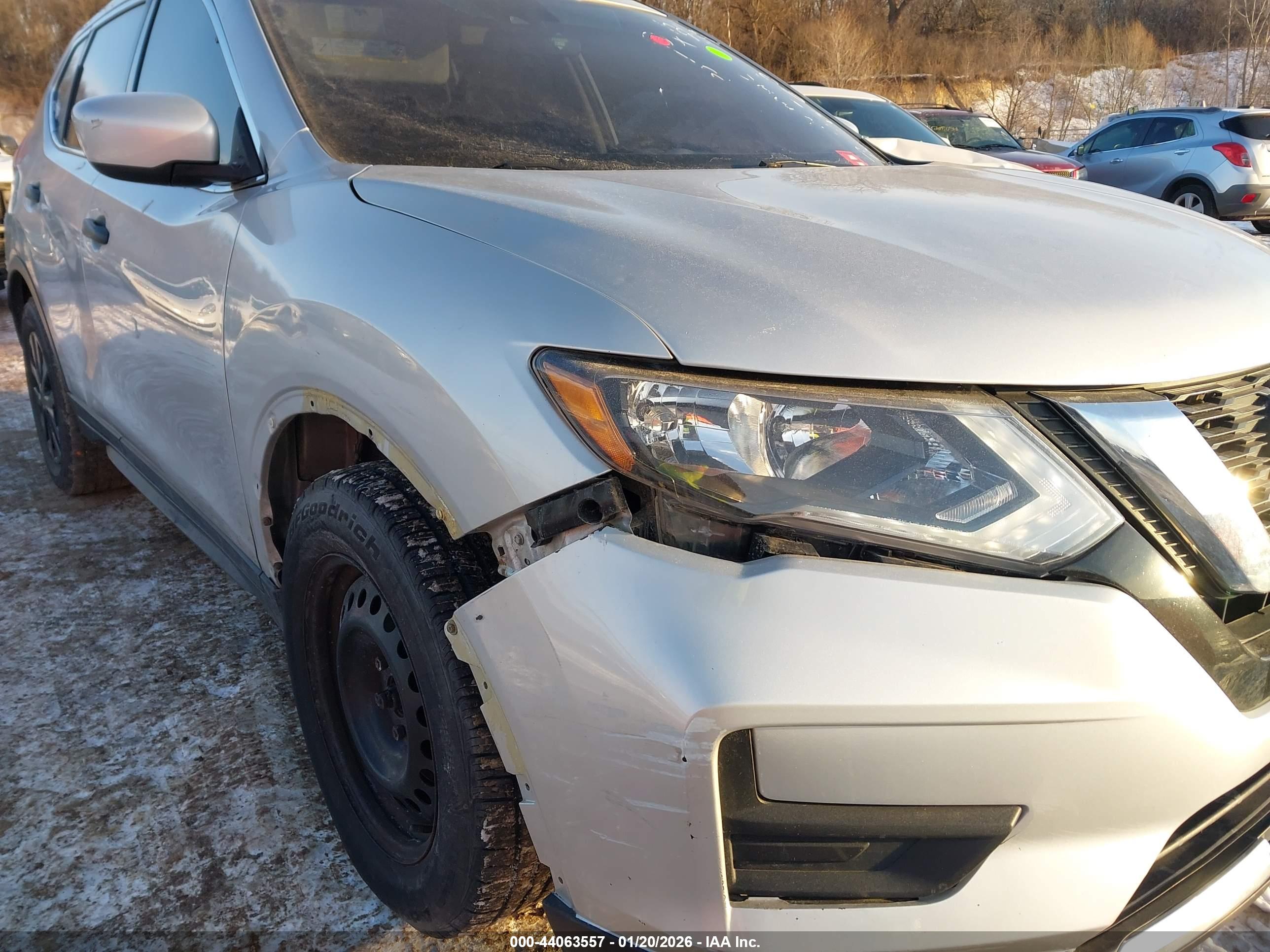 NISSAN ROGUE image 6