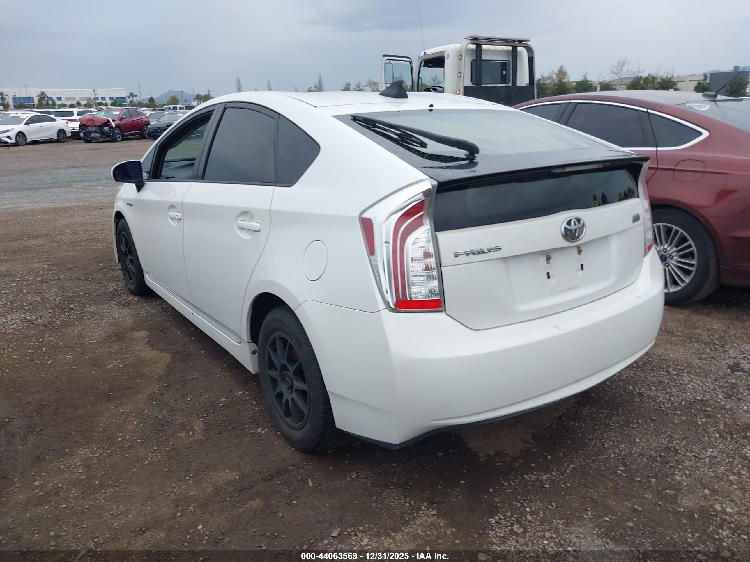 TOYOTA PRIUS image 3