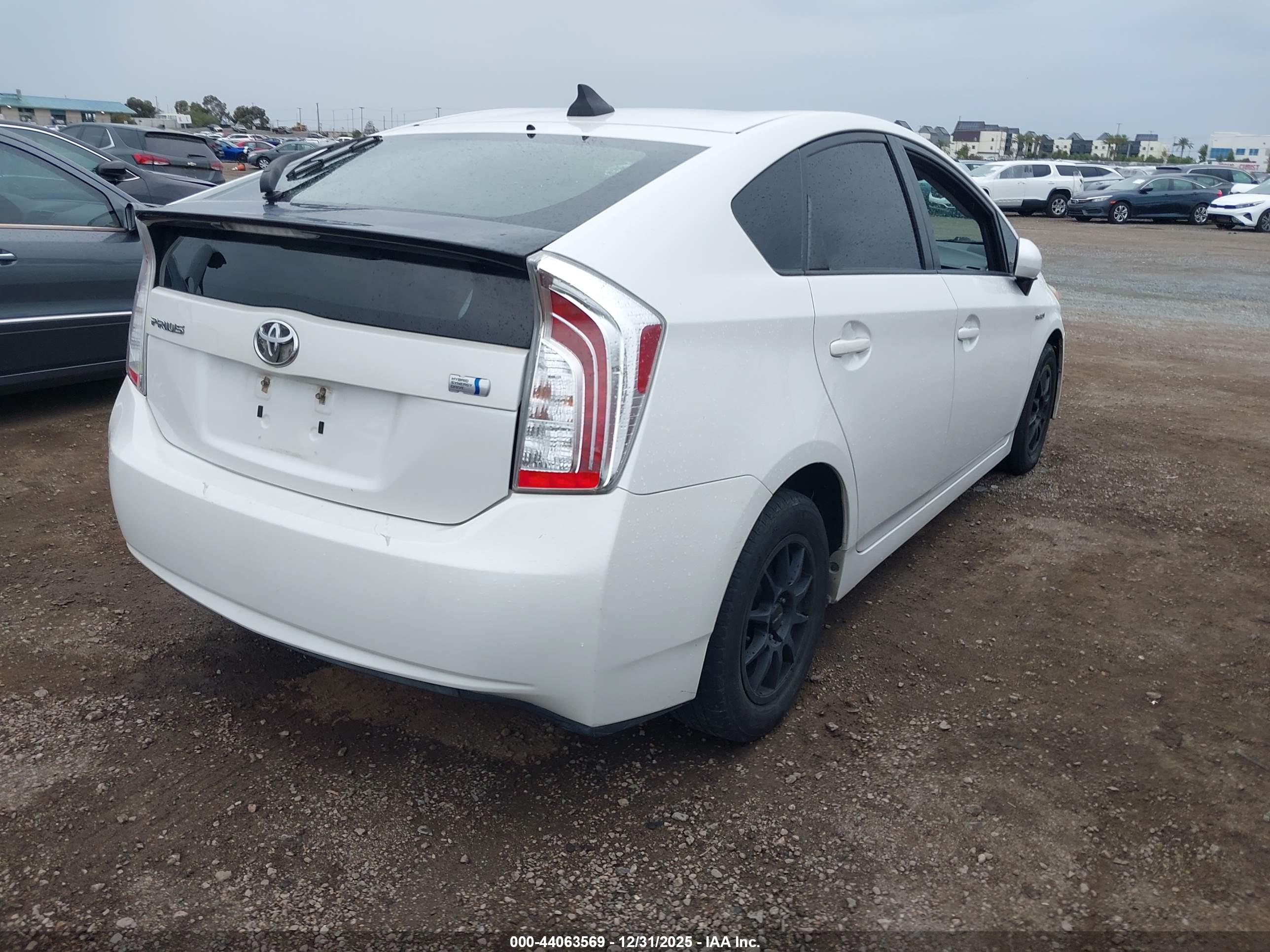 TOYOTA PRIUS image 4