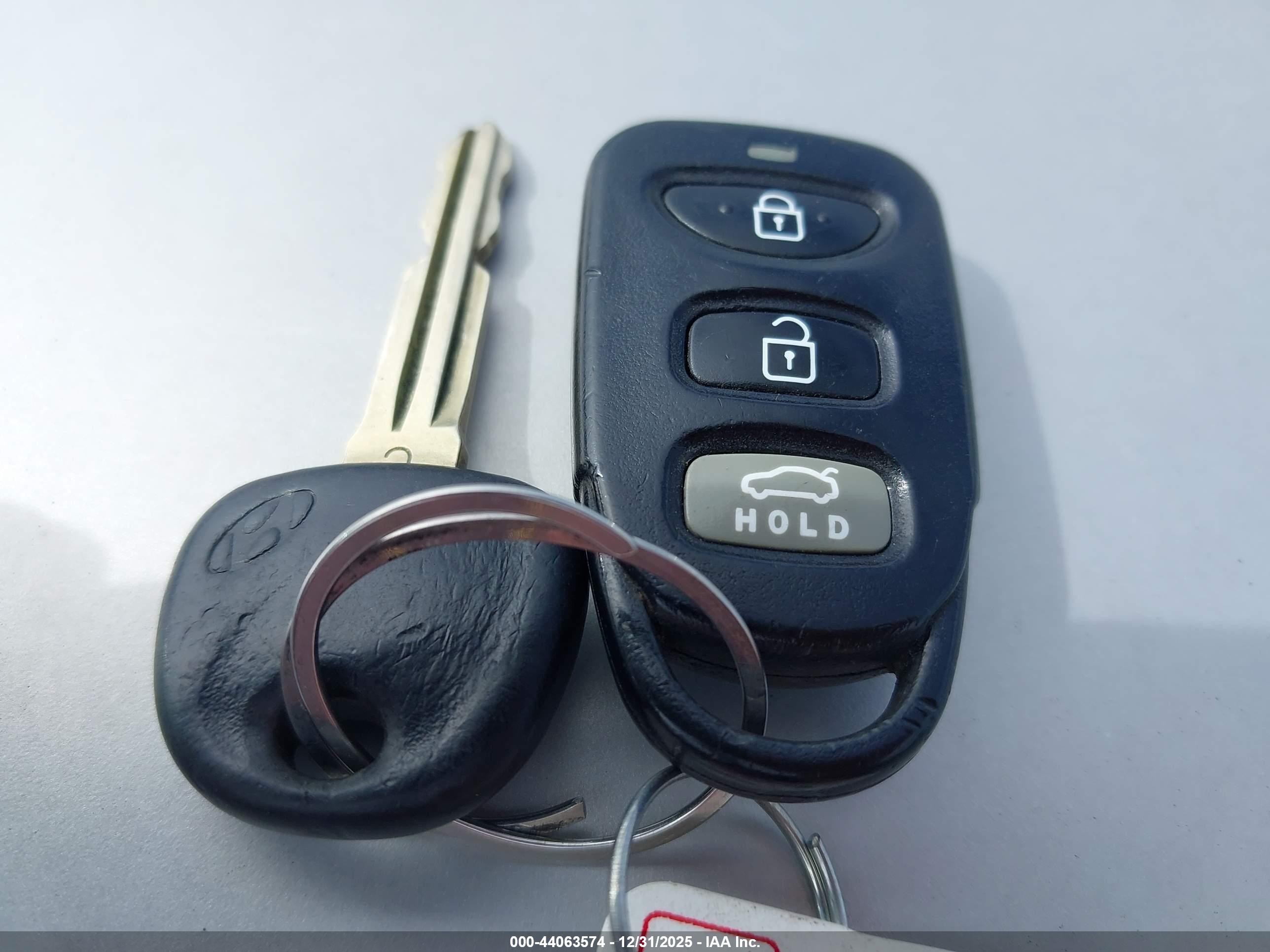 HYUNDAI ELANTRA image 11