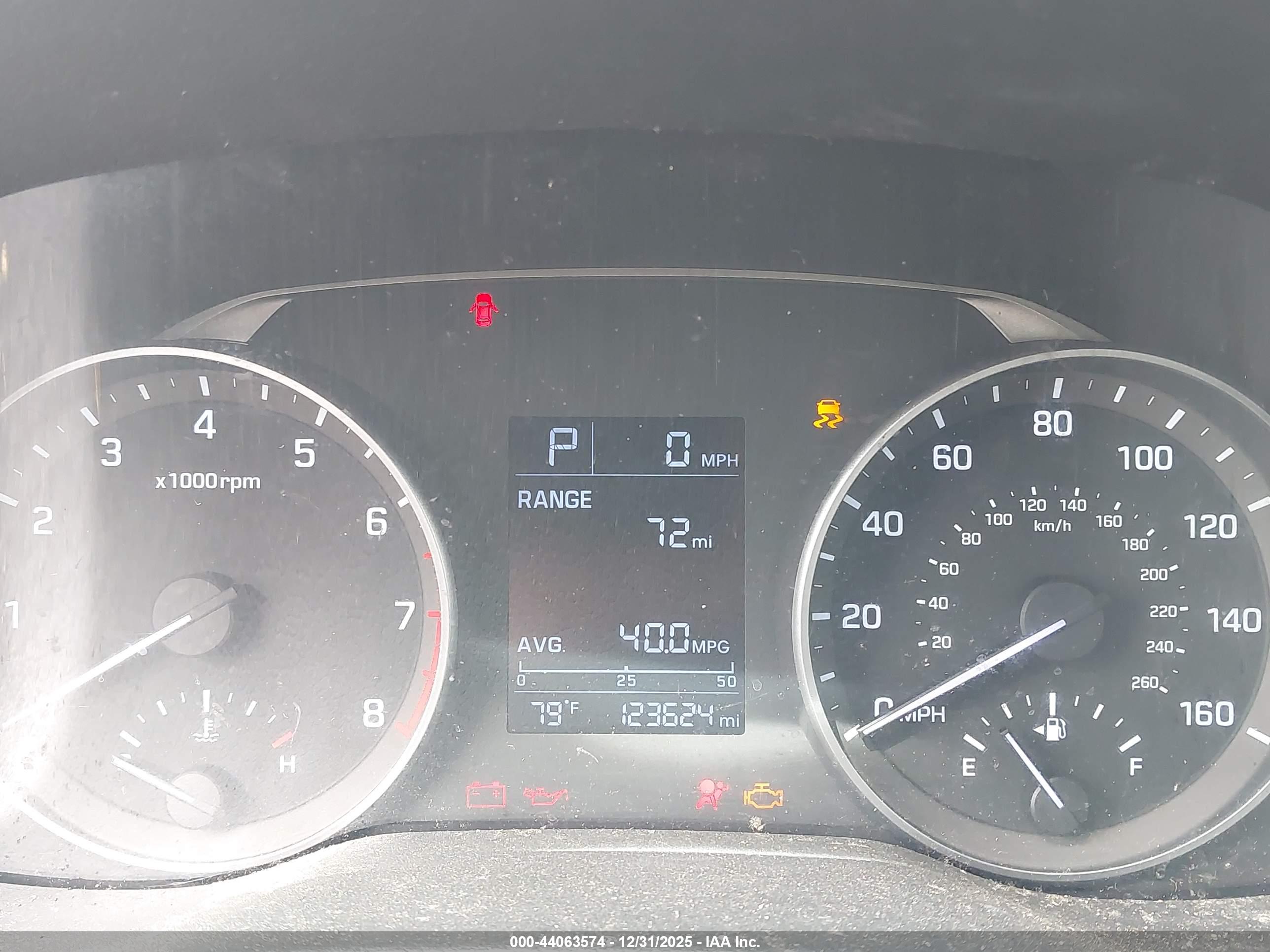 HYUNDAI ELANTRA image 7