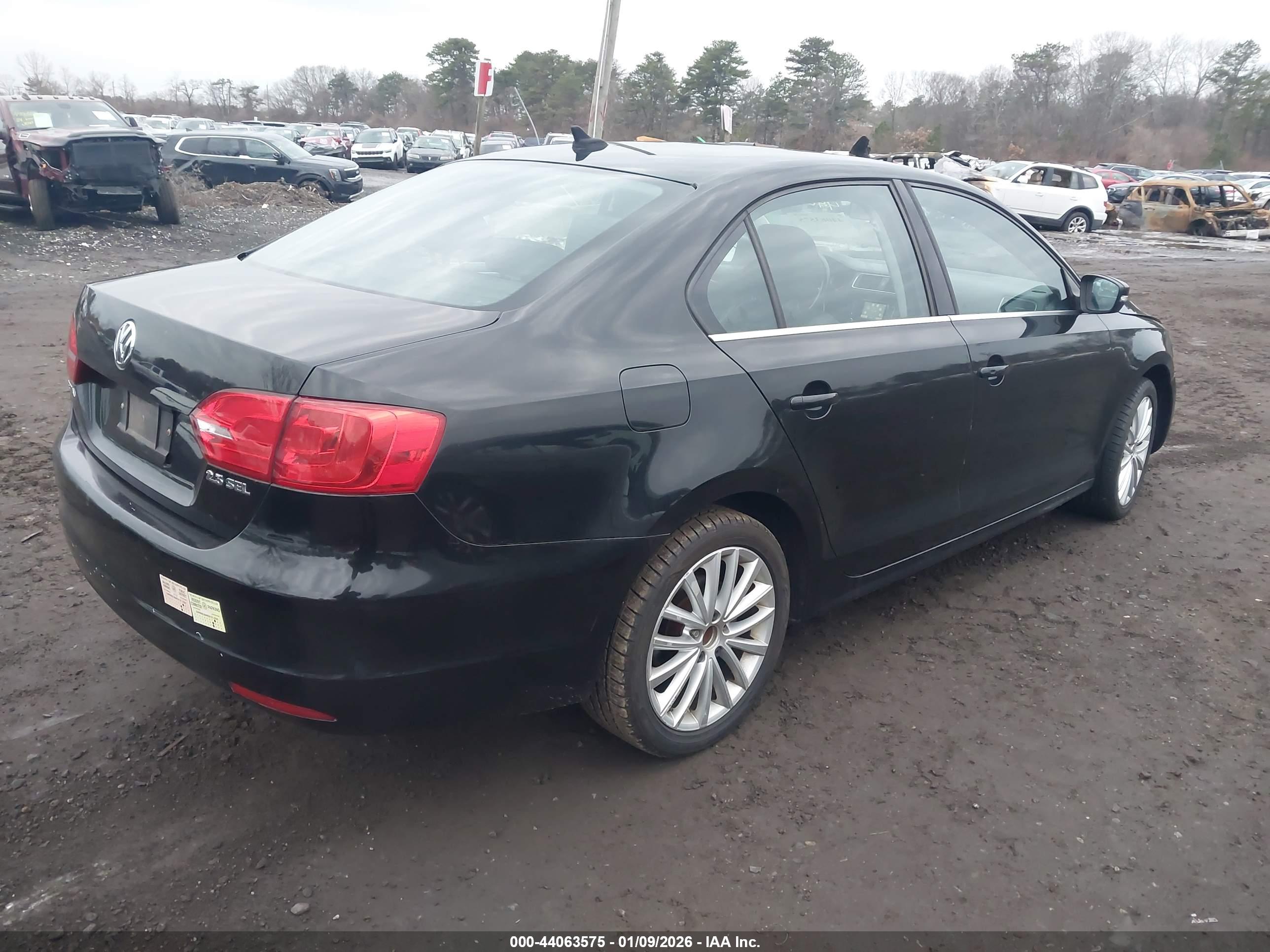 VOLKSWAGEN JETTA image 4