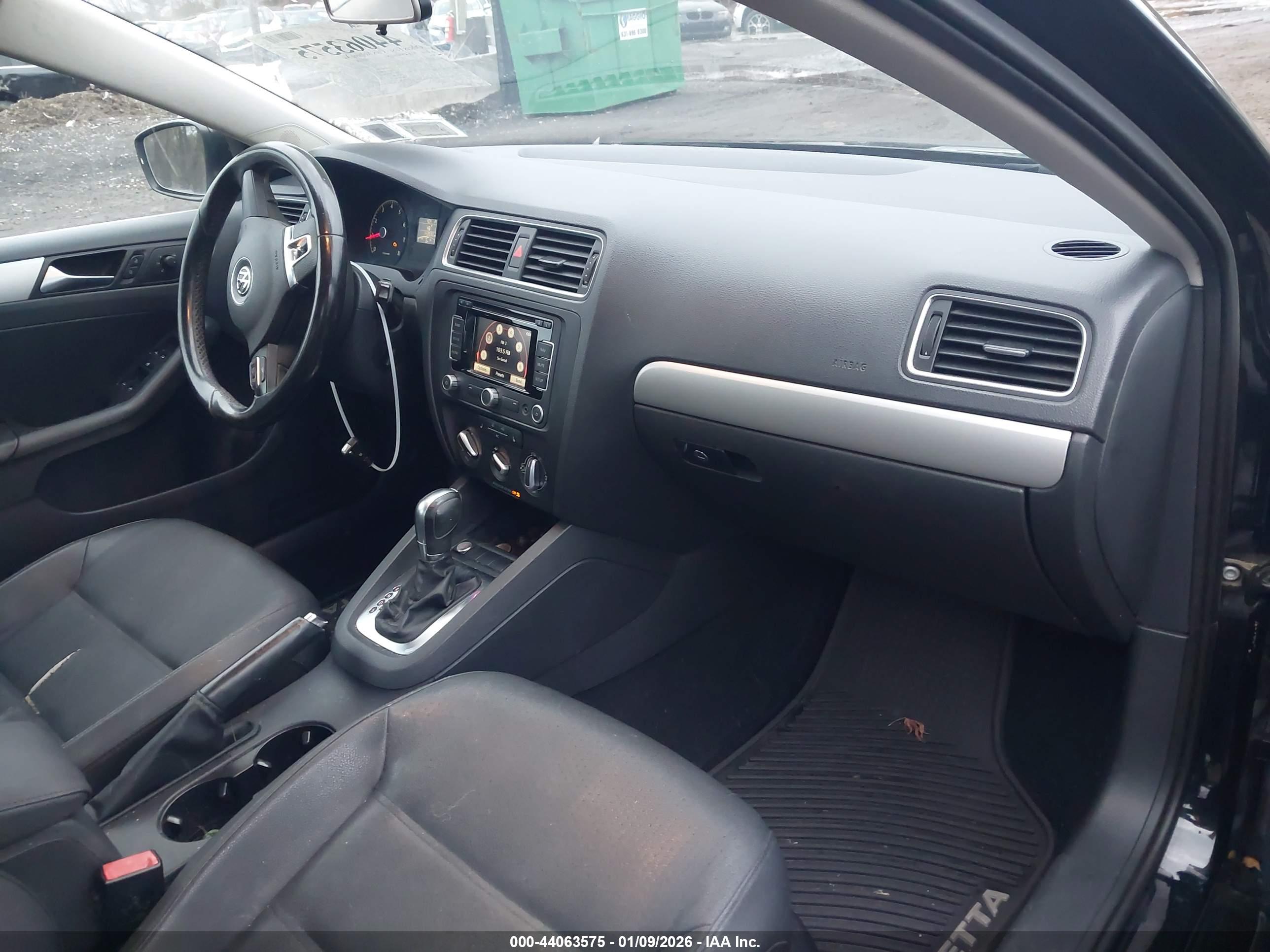 VOLKSWAGEN JETTA image 5