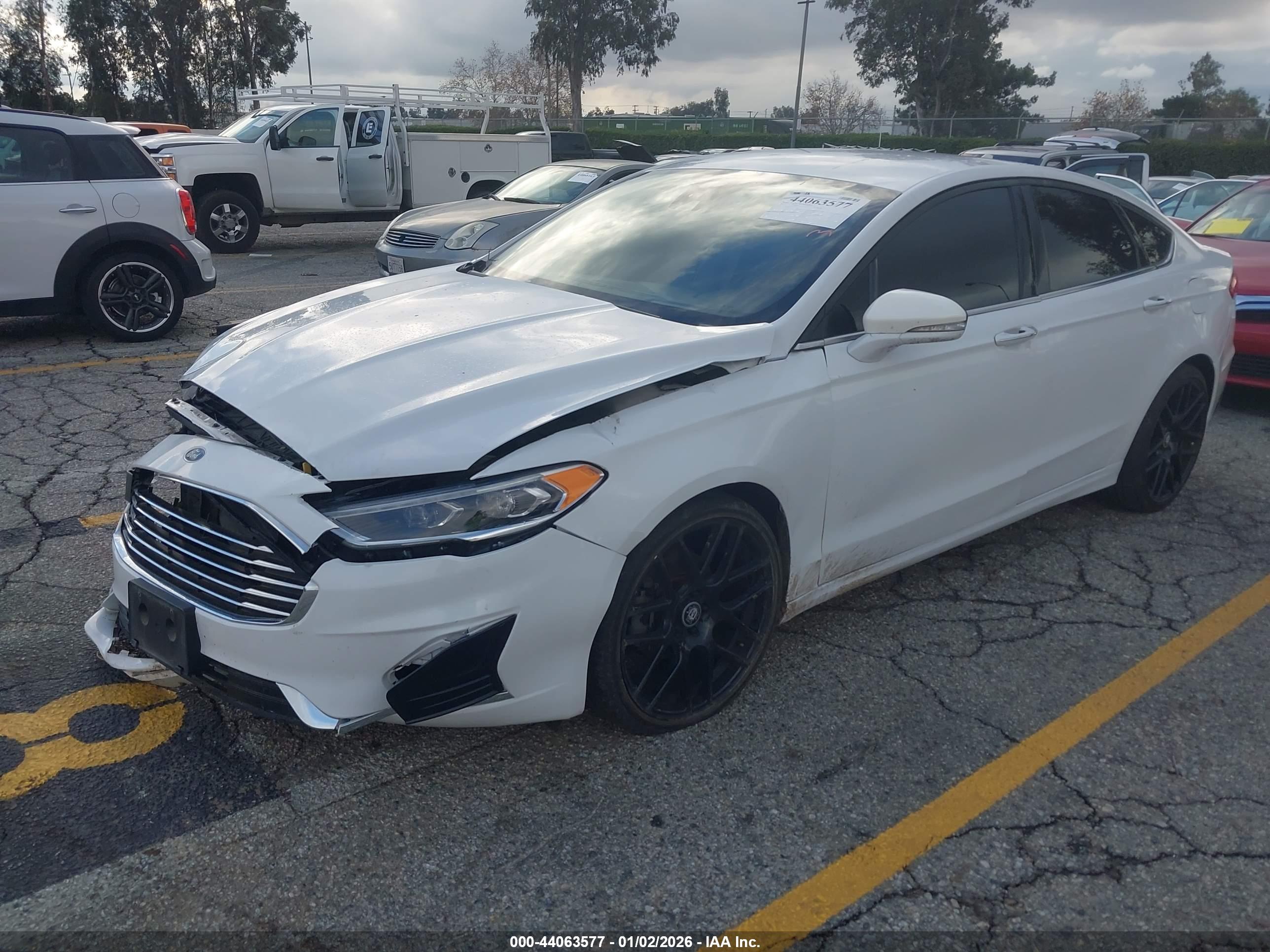 FORD FUSION image 2