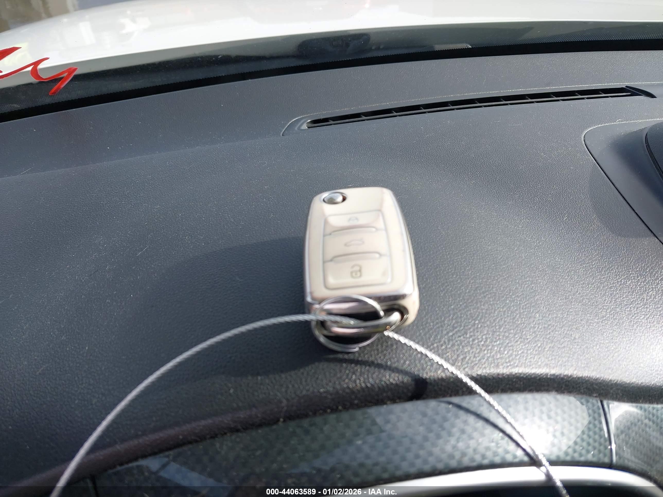 VOLKSWAGEN BEETLE image 11