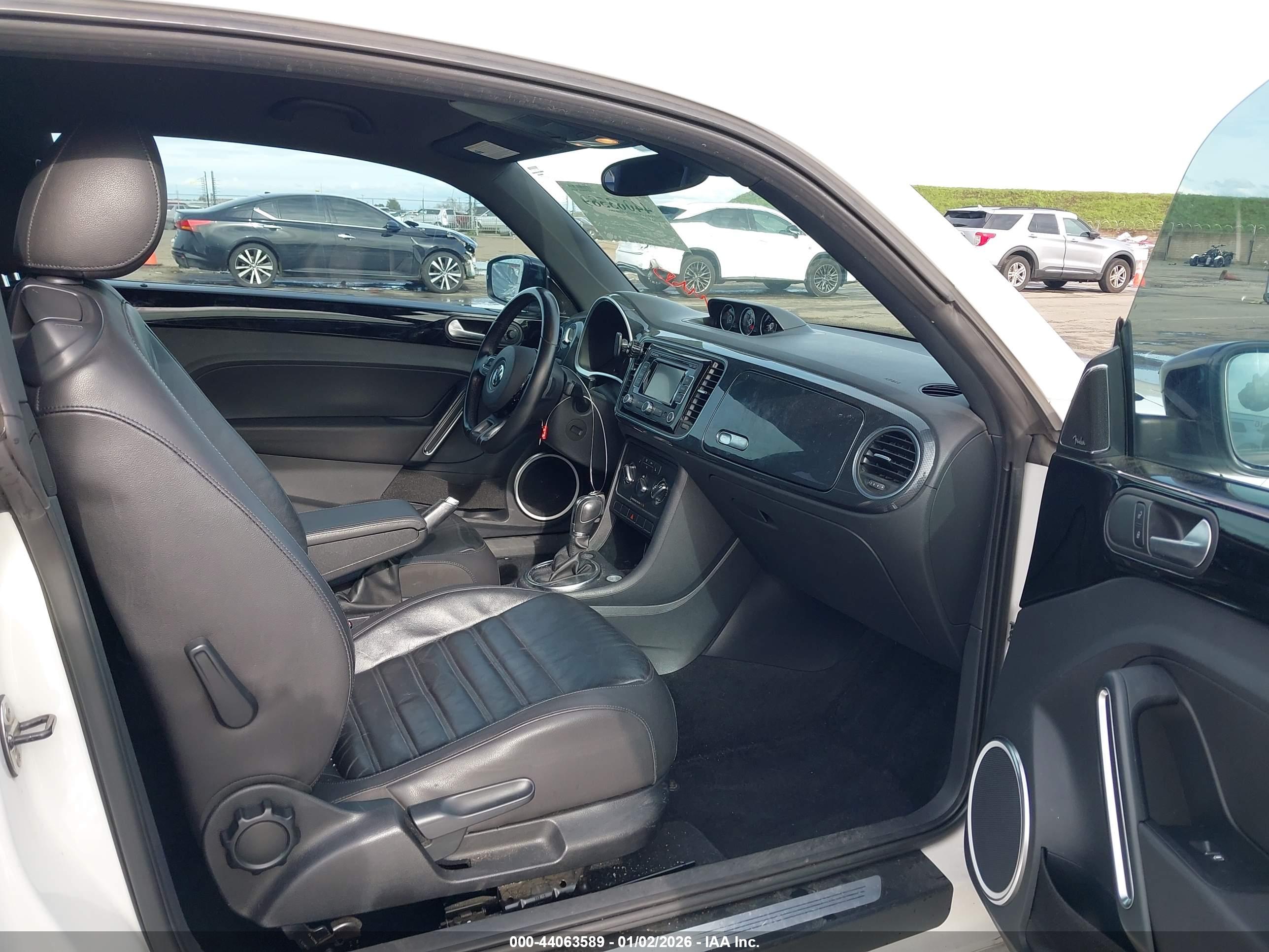 VOLKSWAGEN BEETLE image 5
