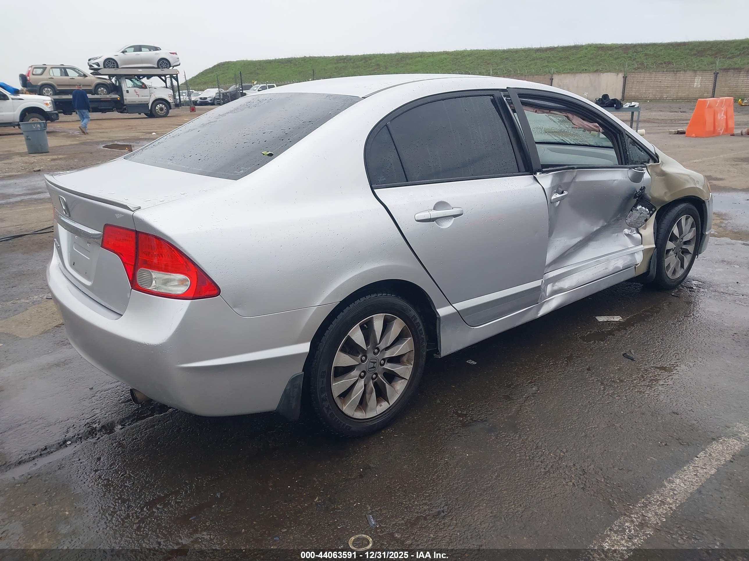 HONDA CIVIC image 4