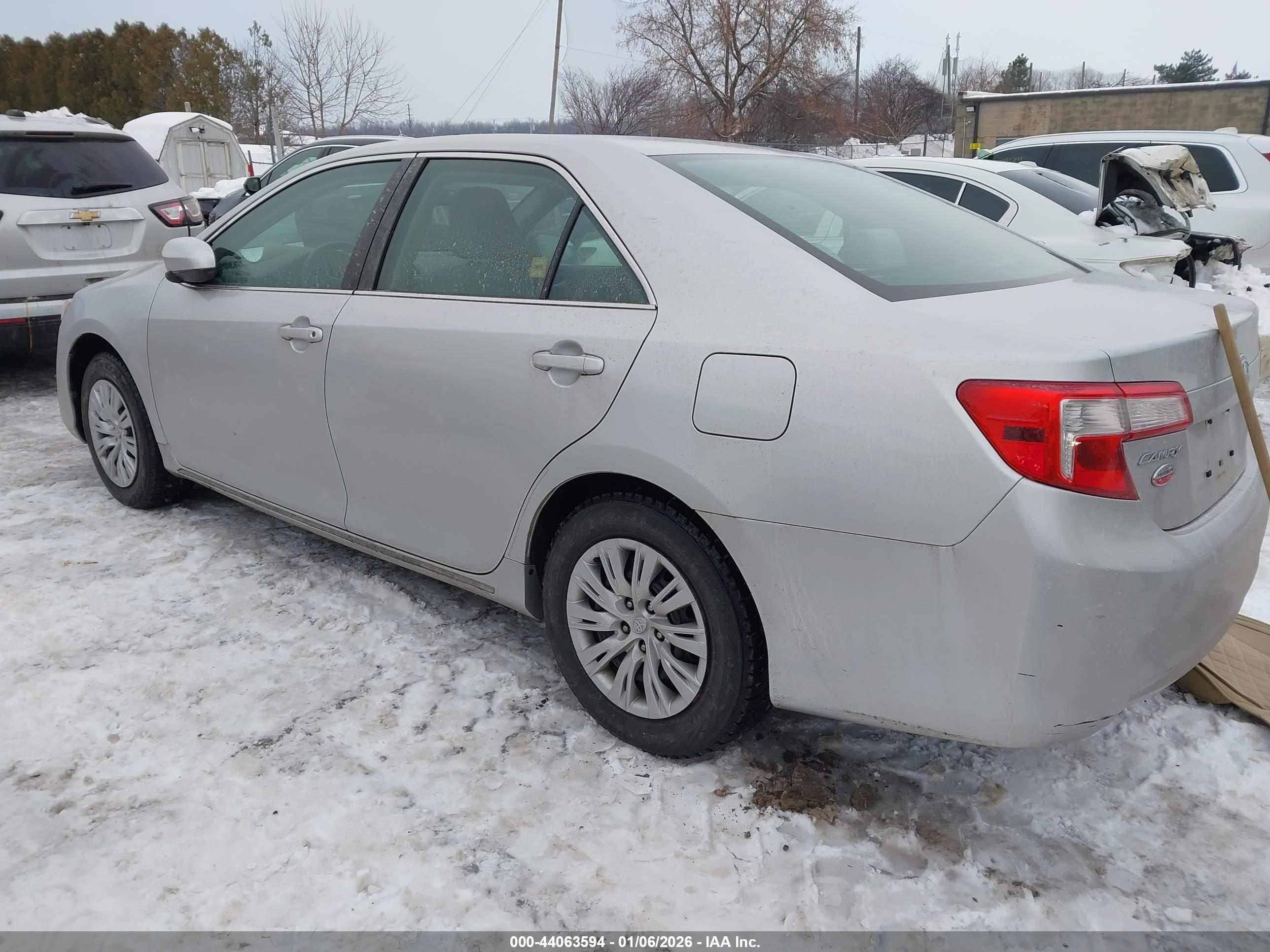TOYOTA CAMRY image 3