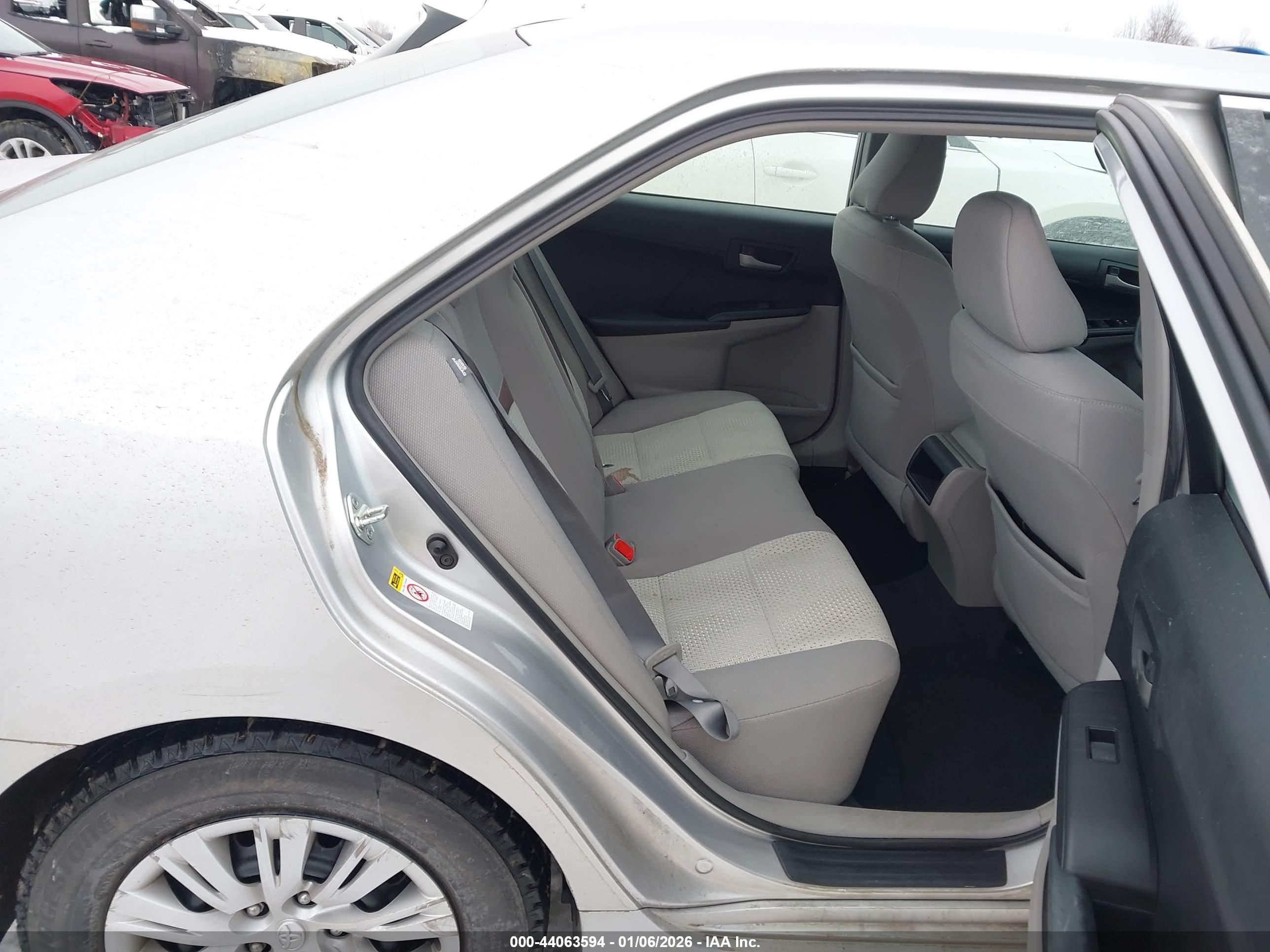 TOYOTA CAMRY image 8