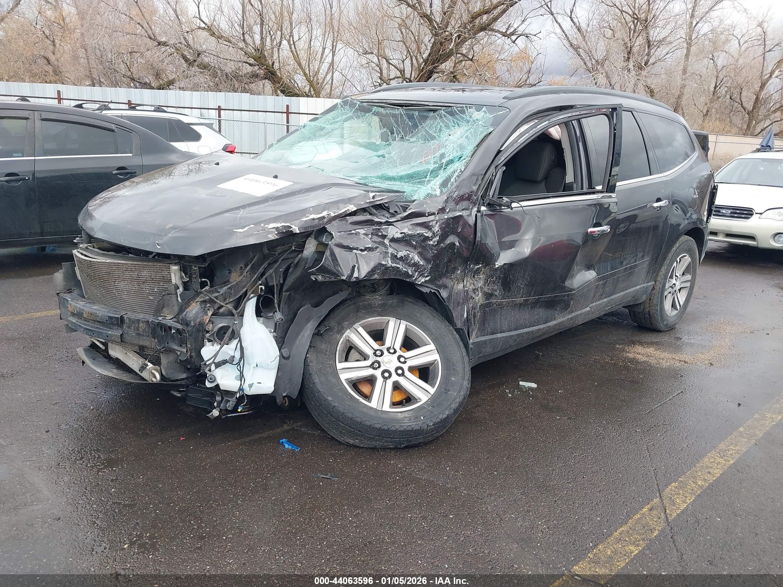 CHEVROLET TRAVERSE image 2