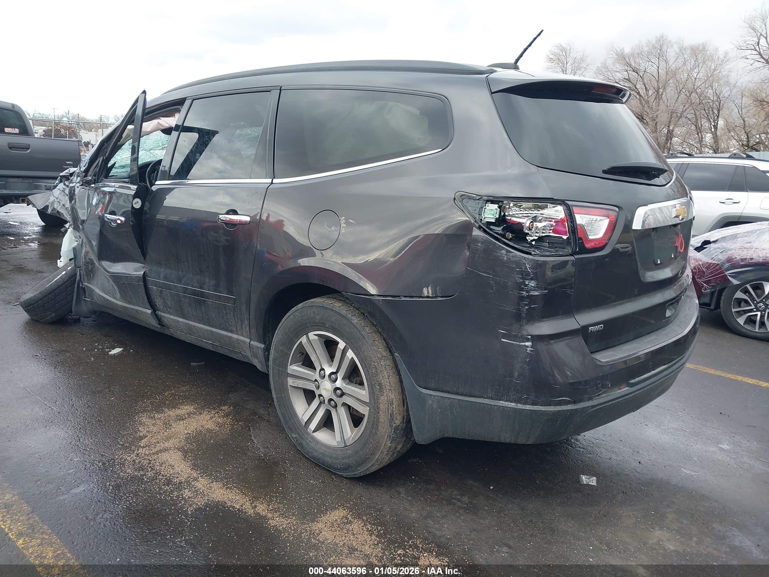CHEVROLET TRAVERSE image 3