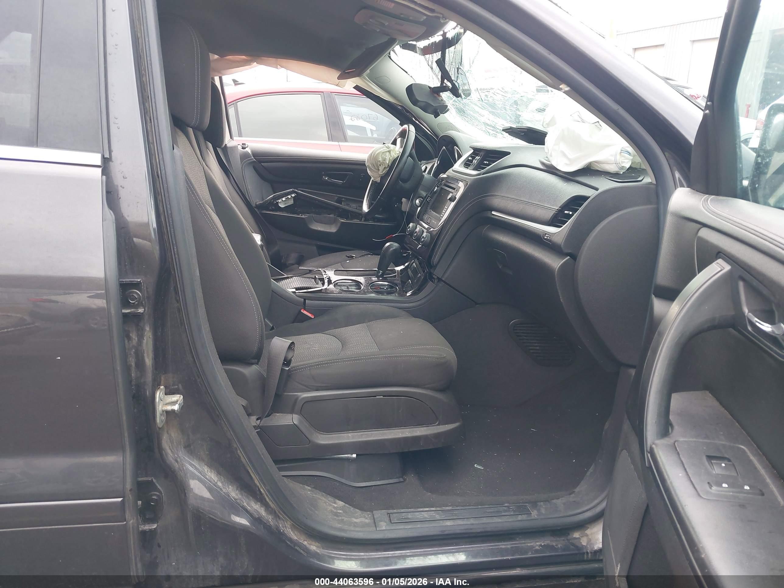 CHEVROLET TRAVERSE image 5