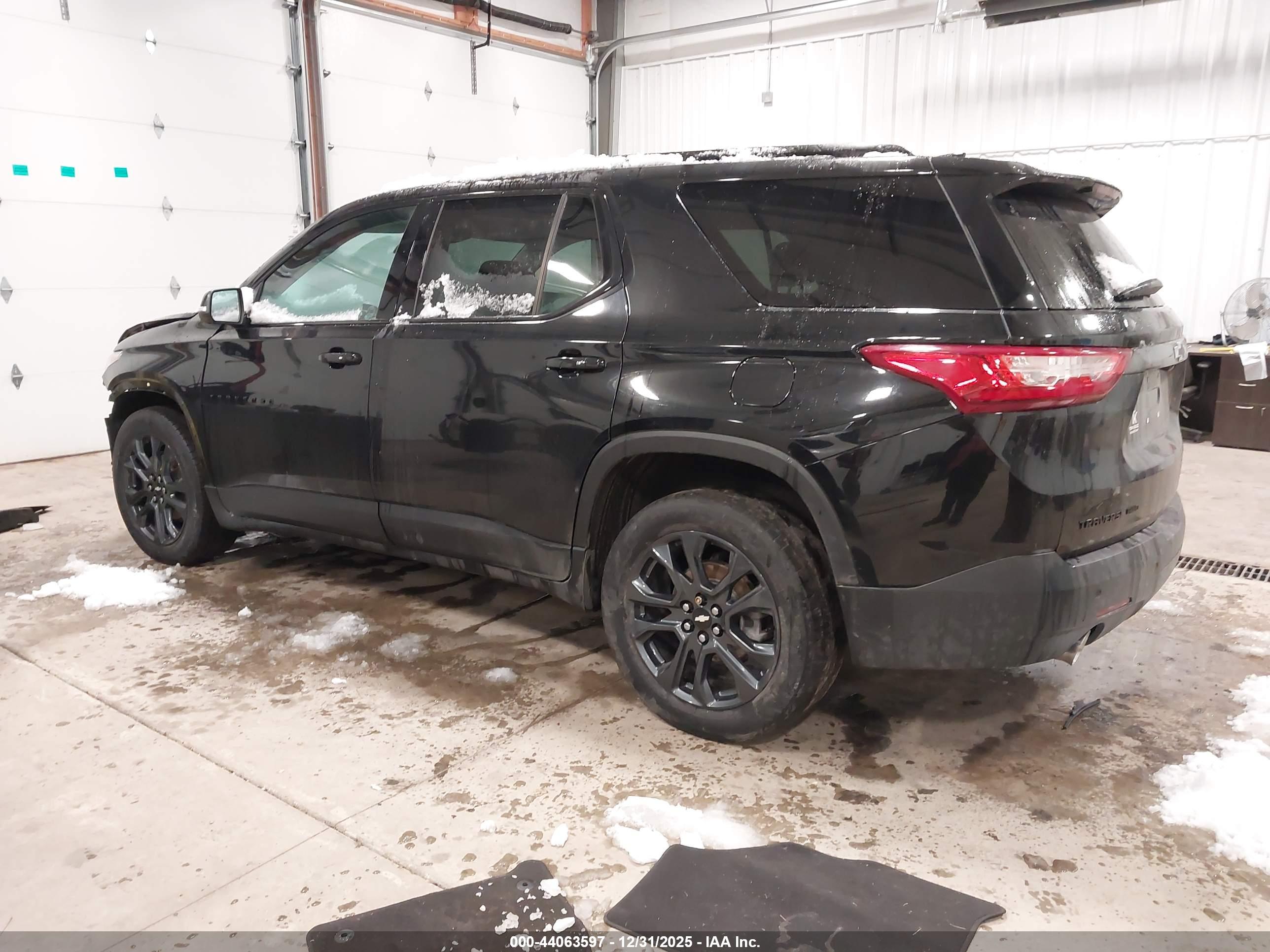 CHEVROLET TRAVERSE image 3