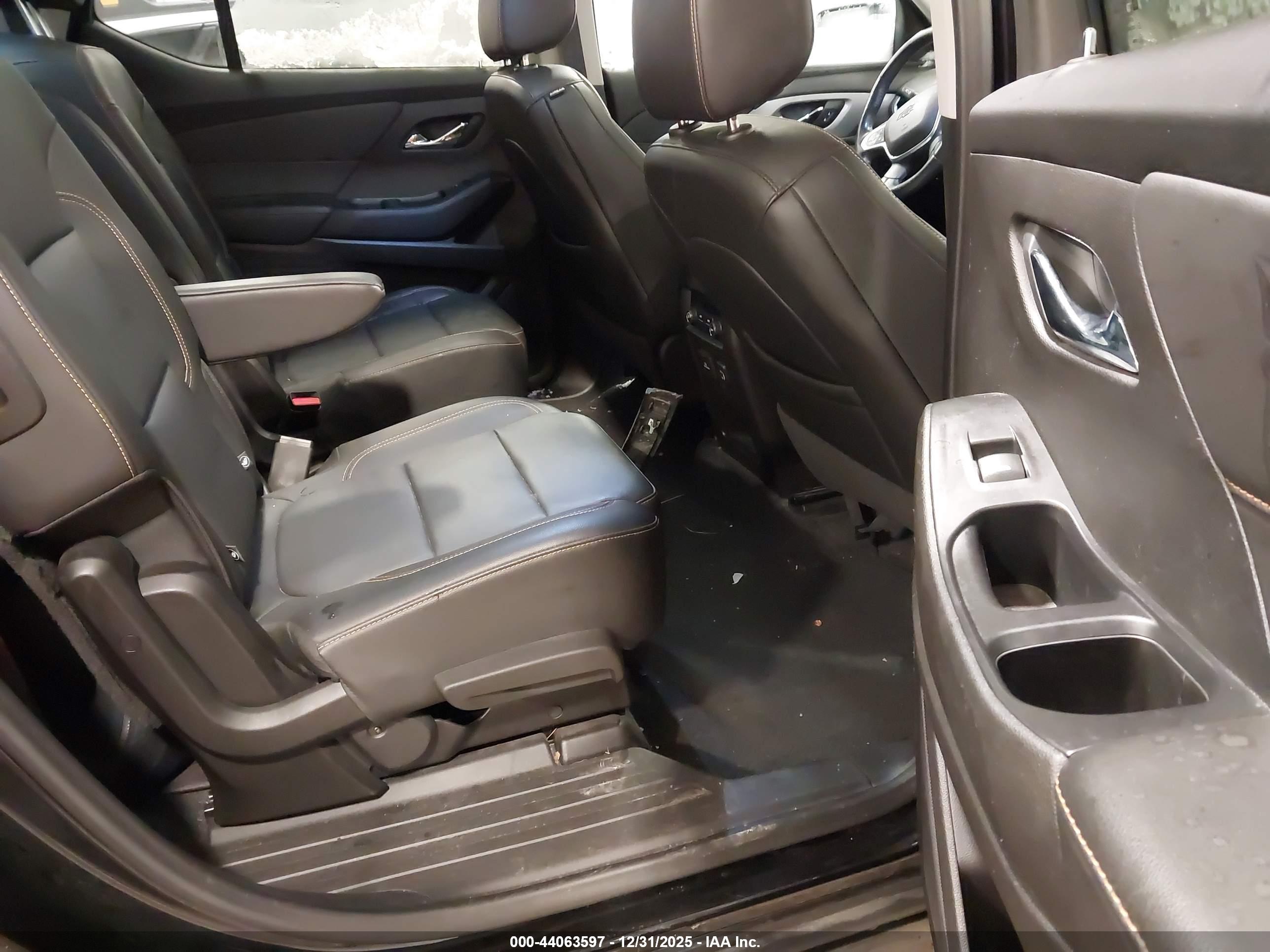 CHEVROLET TRAVERSE image 8