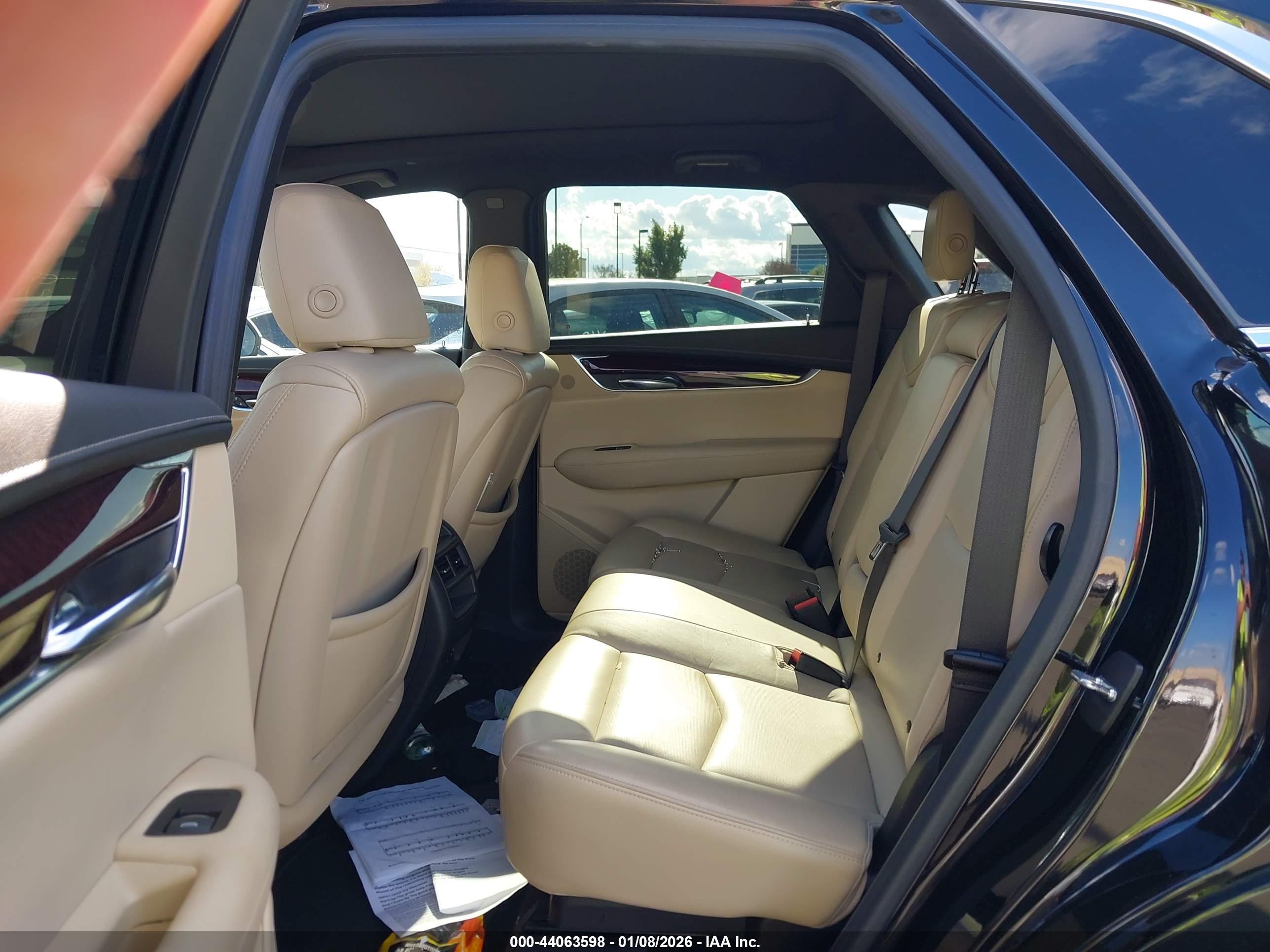 CADILLAC XT5 image 8