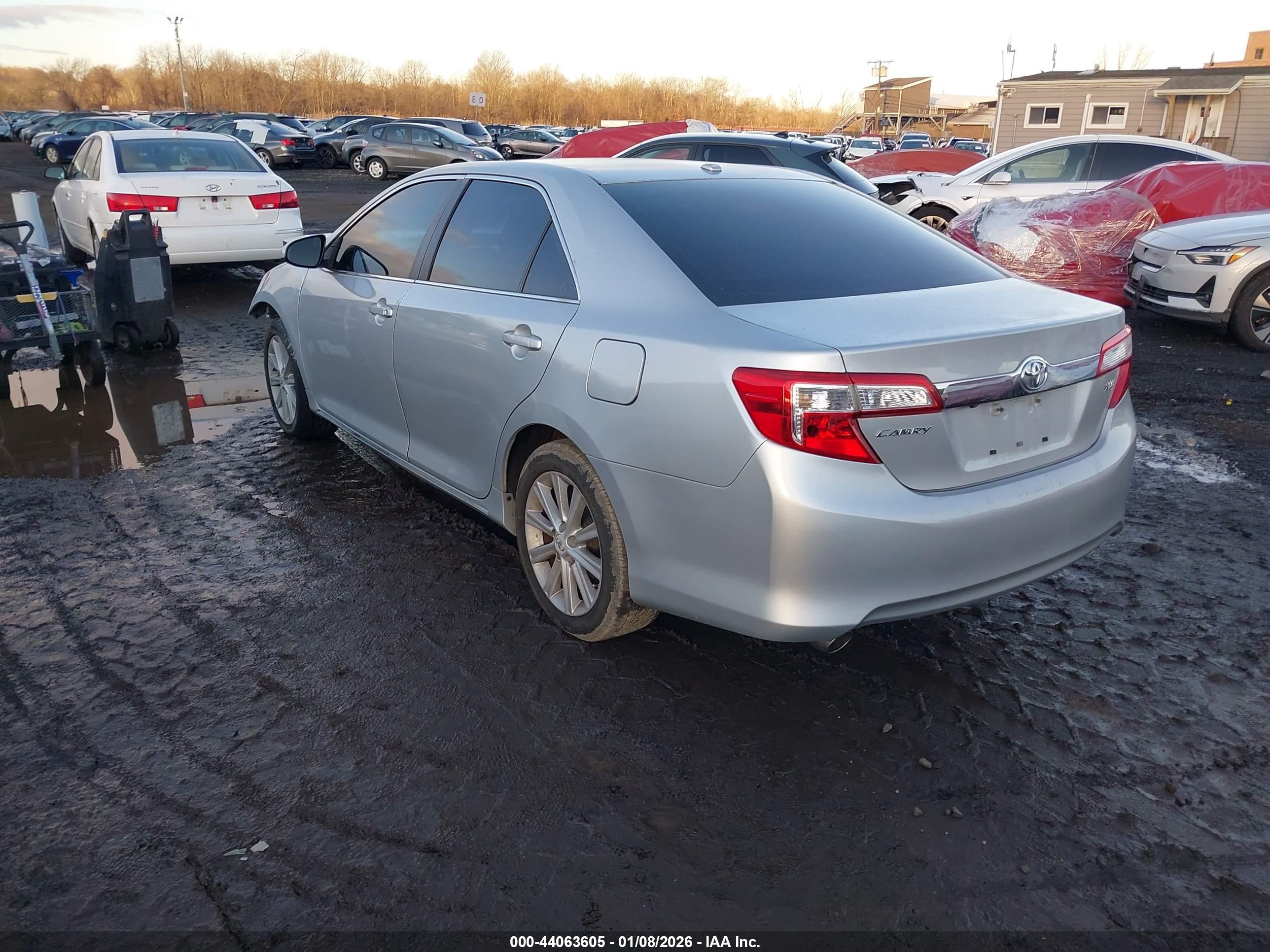 TOYOTA CAMRY image 3