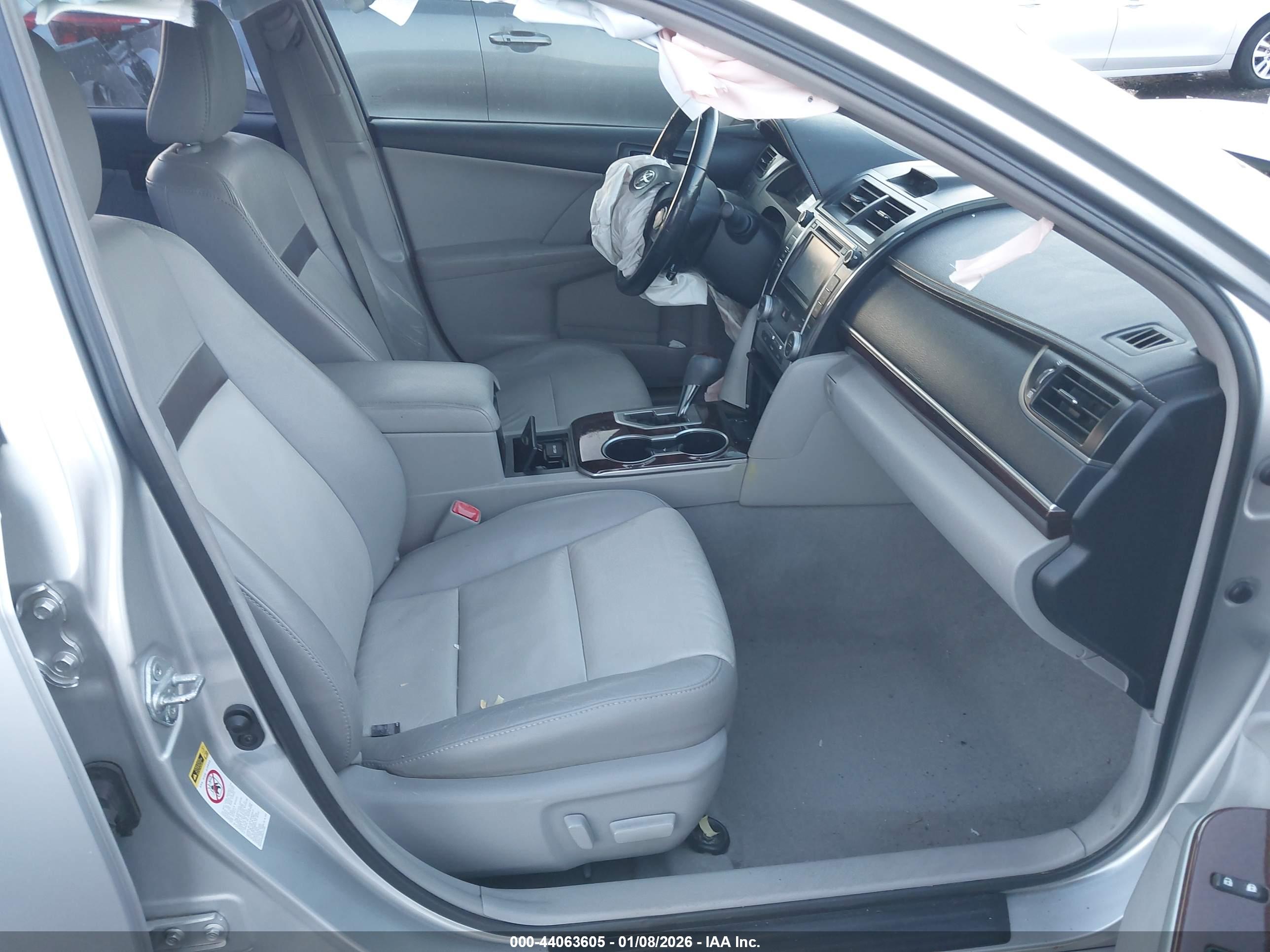 TOYOTA CAMRY image 5