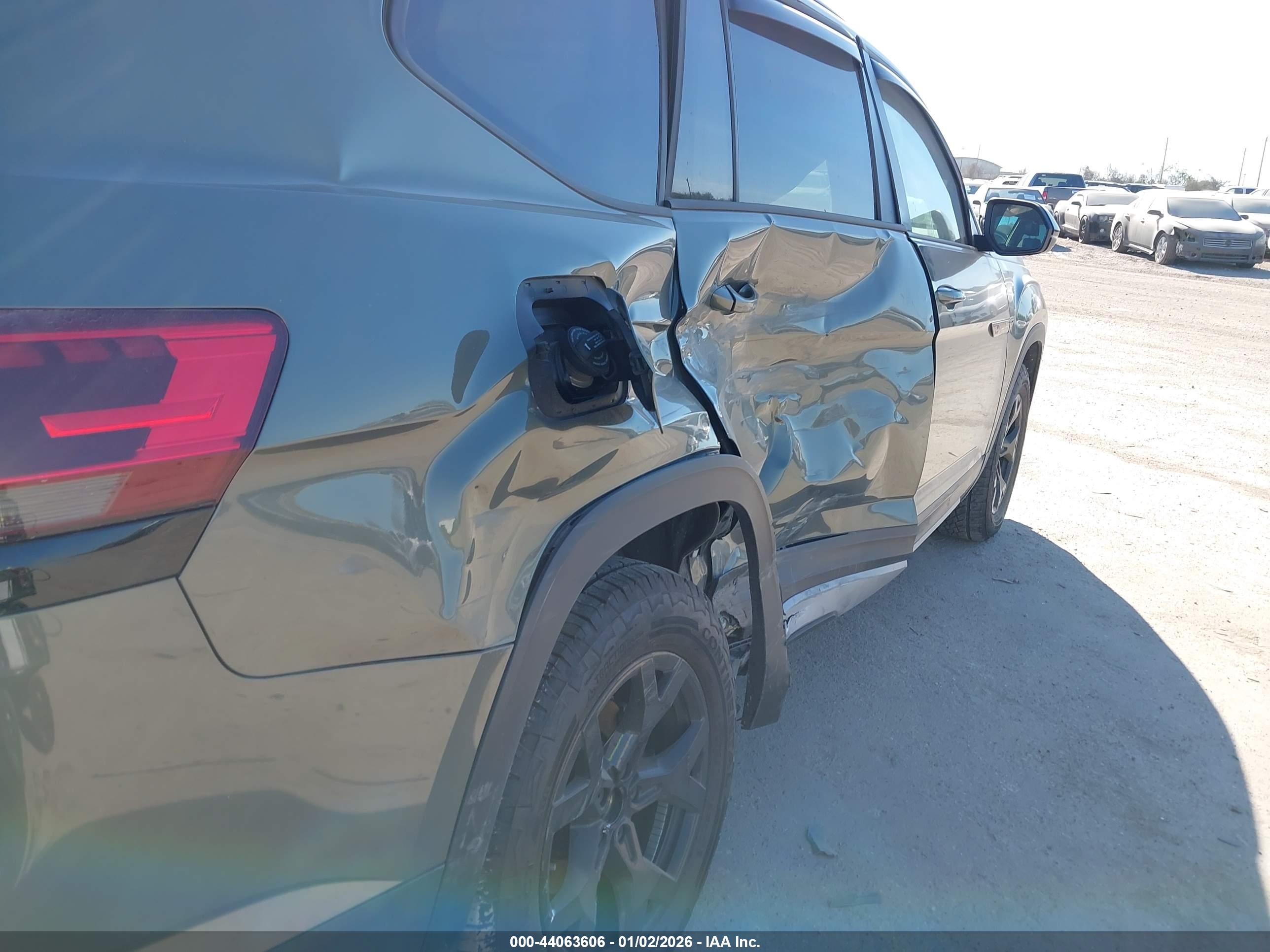 VOLKSWAGEN ATLAS image 6