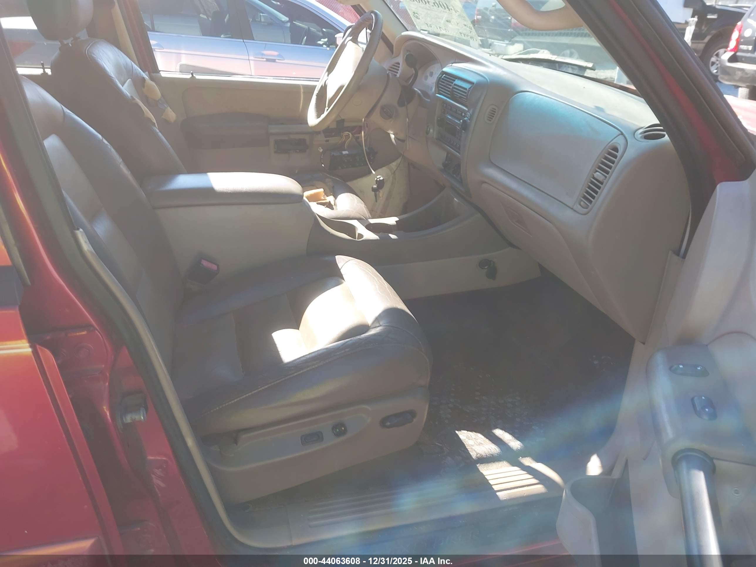 FORD EXPLORER image 5