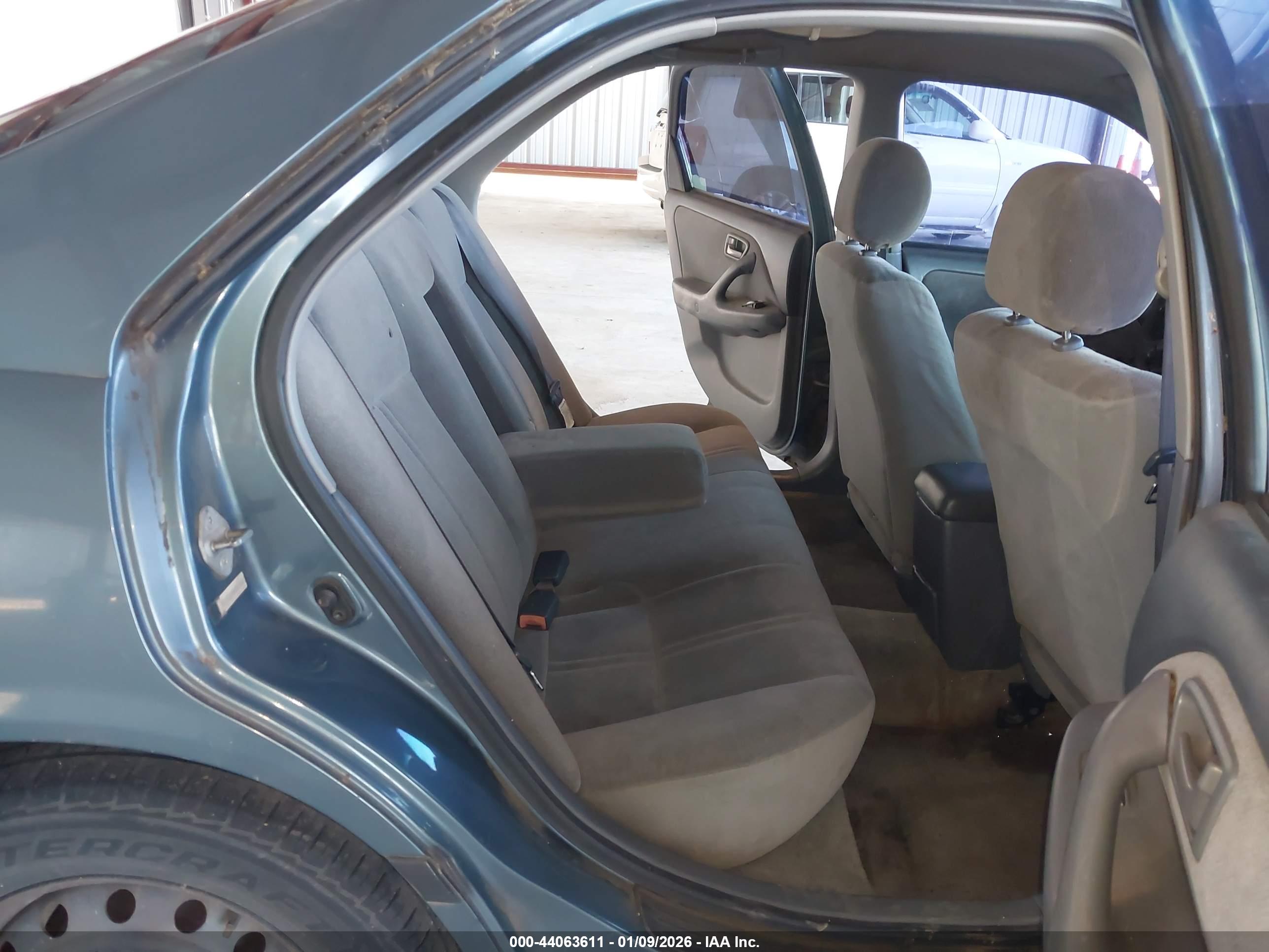 TOYOTA CAMRY image 8